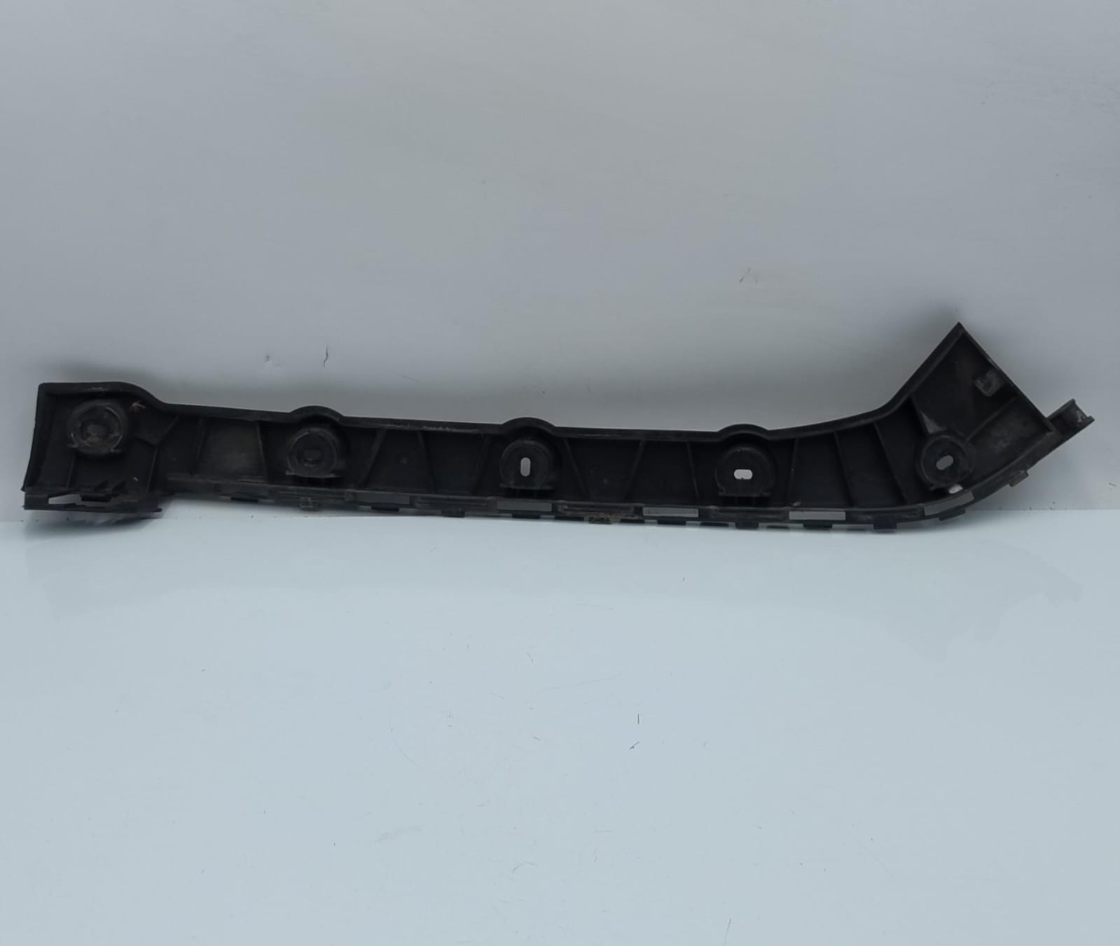 Staffa paraurti posteriore dx.