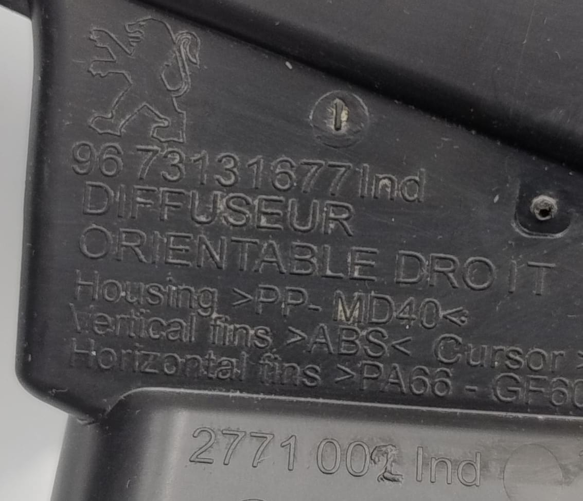 Bocchetta Aria ant. cruscotto dx.