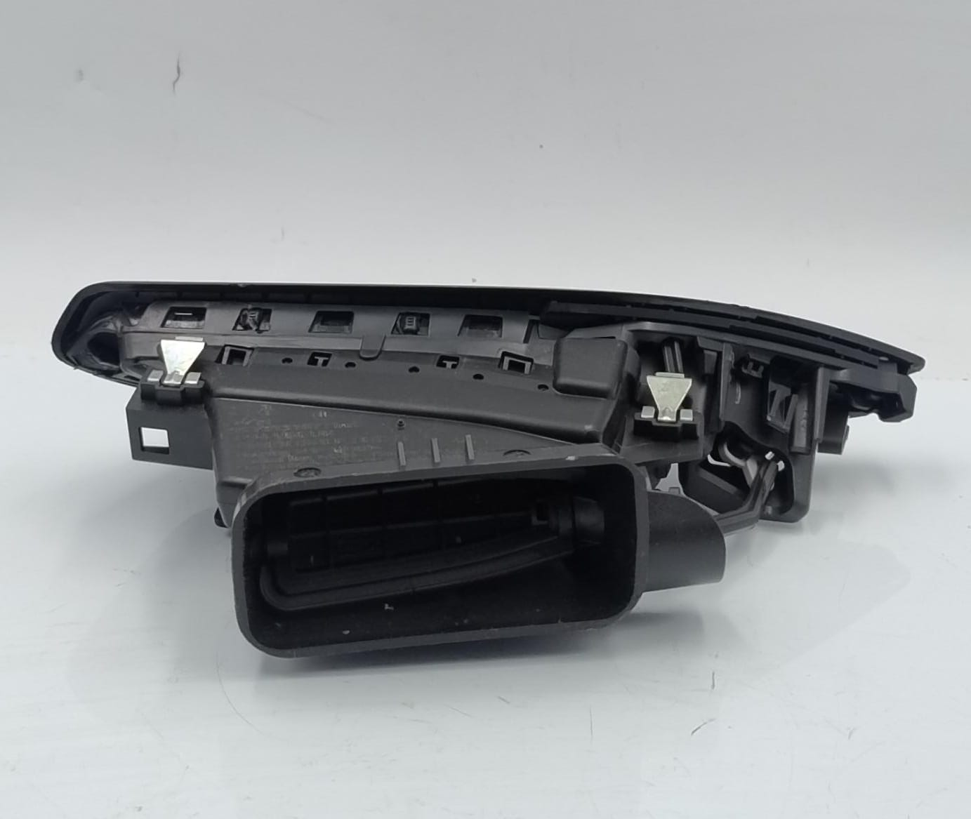 Bocchetta Aria ant. cruscotto dx.