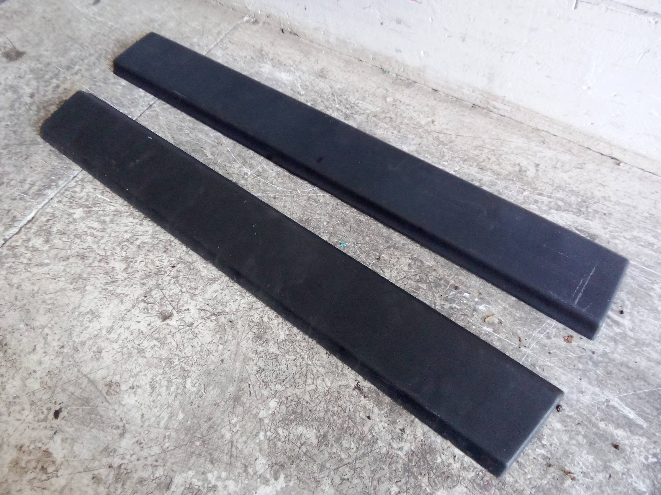 Modanatura porta ant. dx.