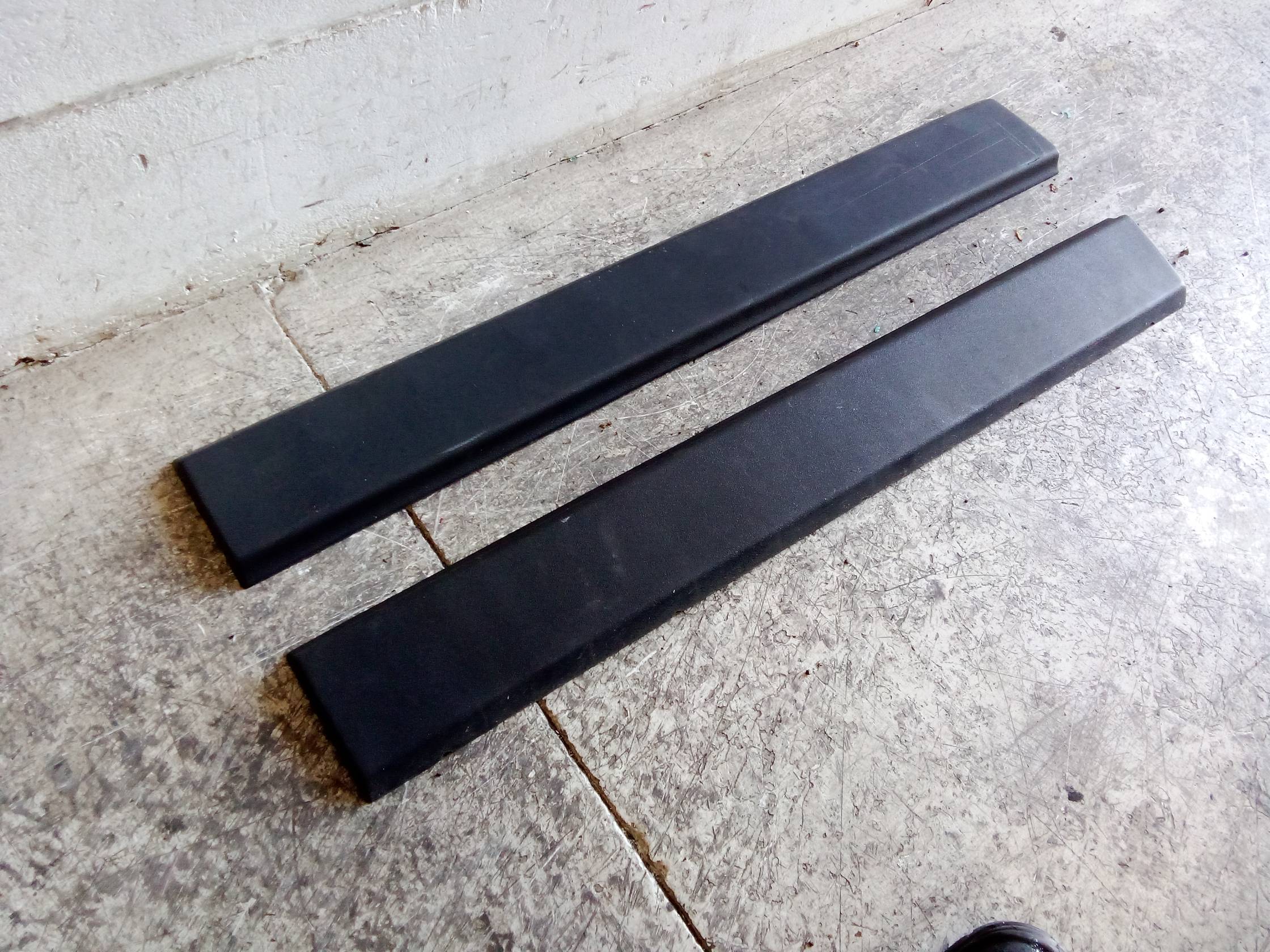 Modanatura porta ant. dx.