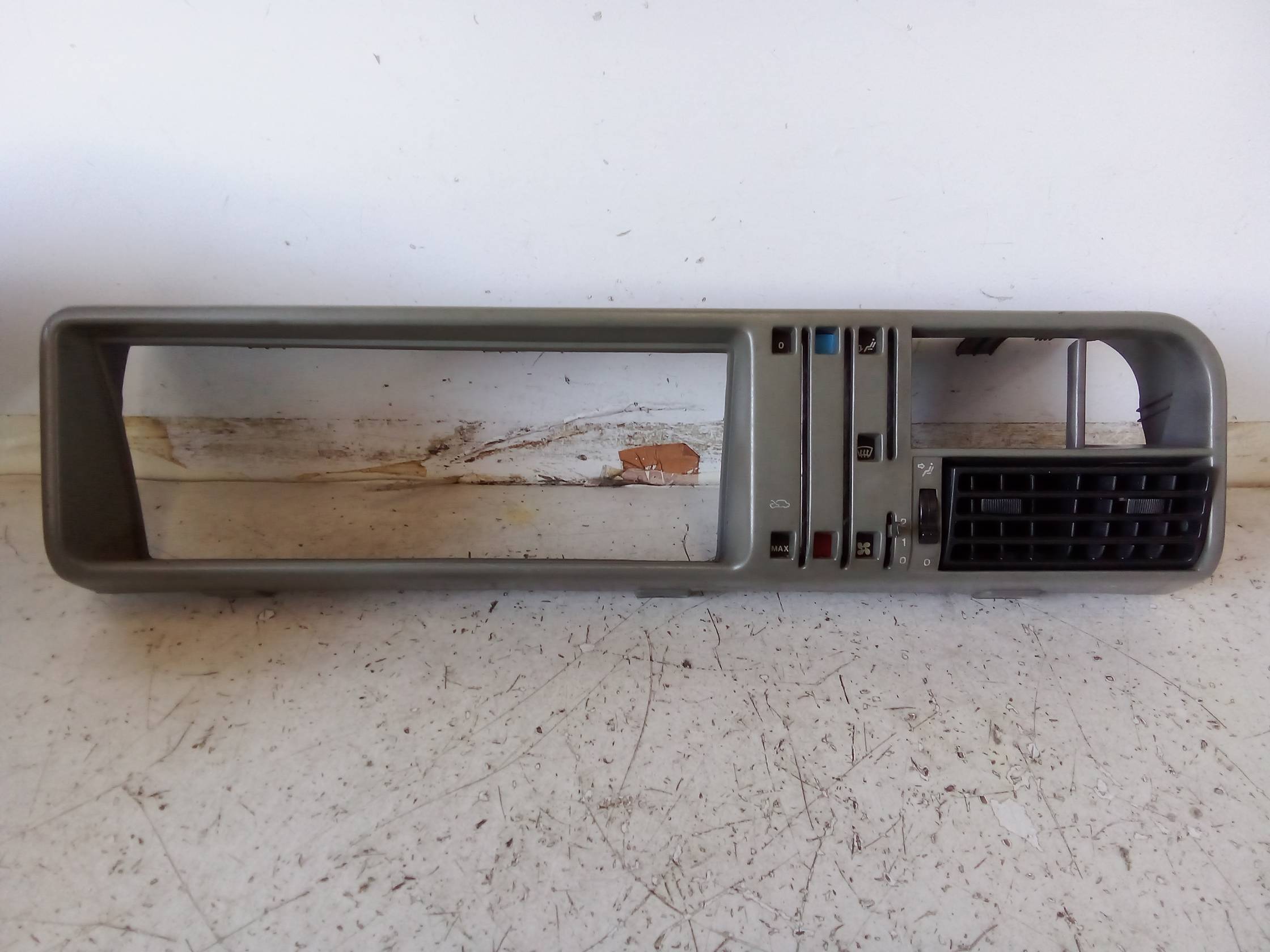 Bocchetta aria centr. cruscotto sx.