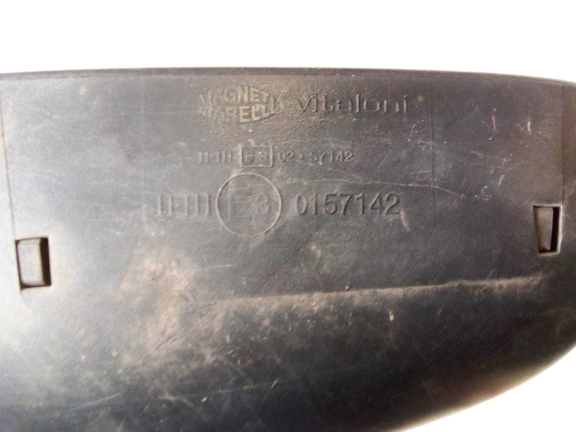 Retrovisore est. dx.