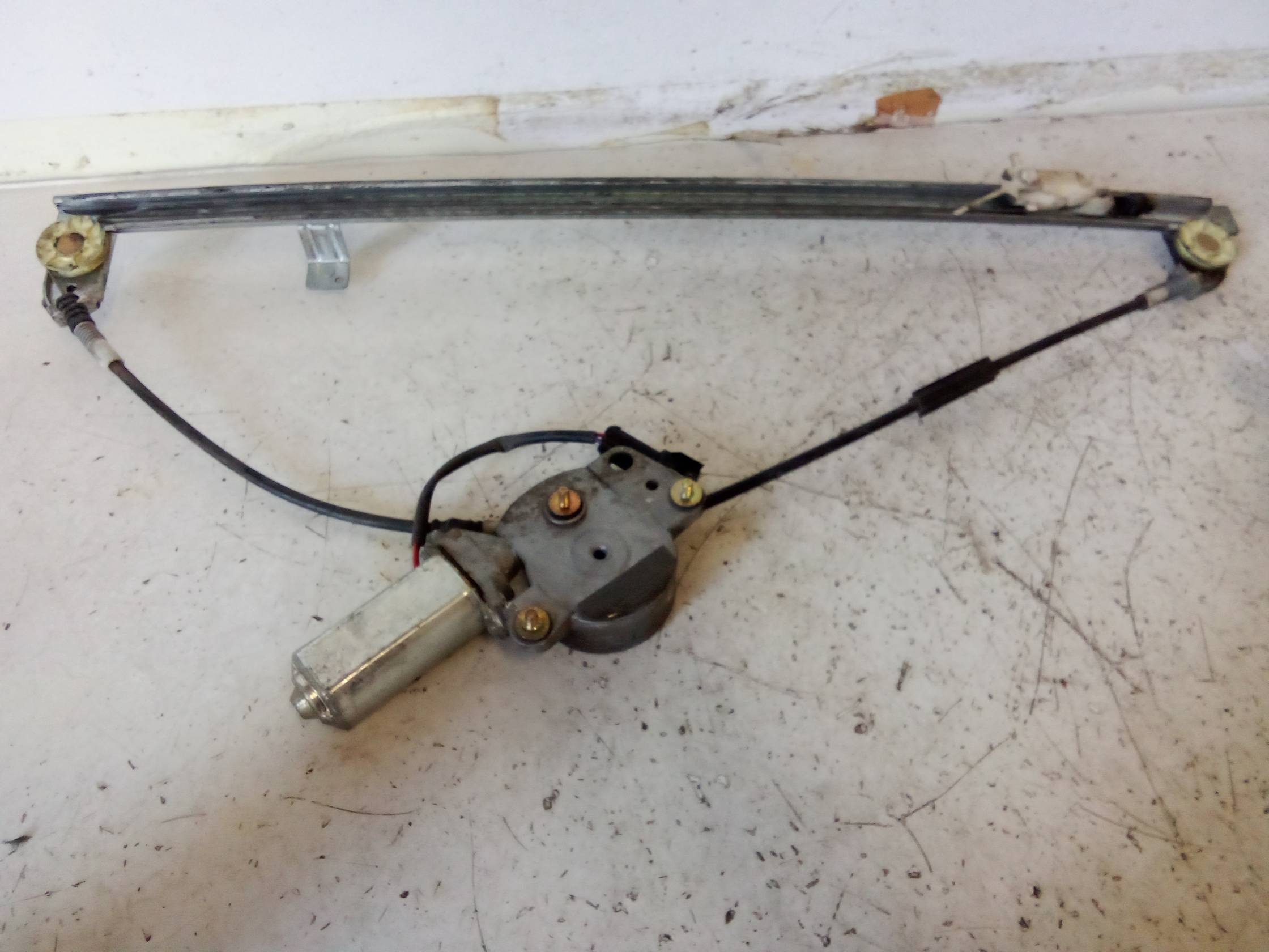 Alzacristallo elettr. porta ant. sx.