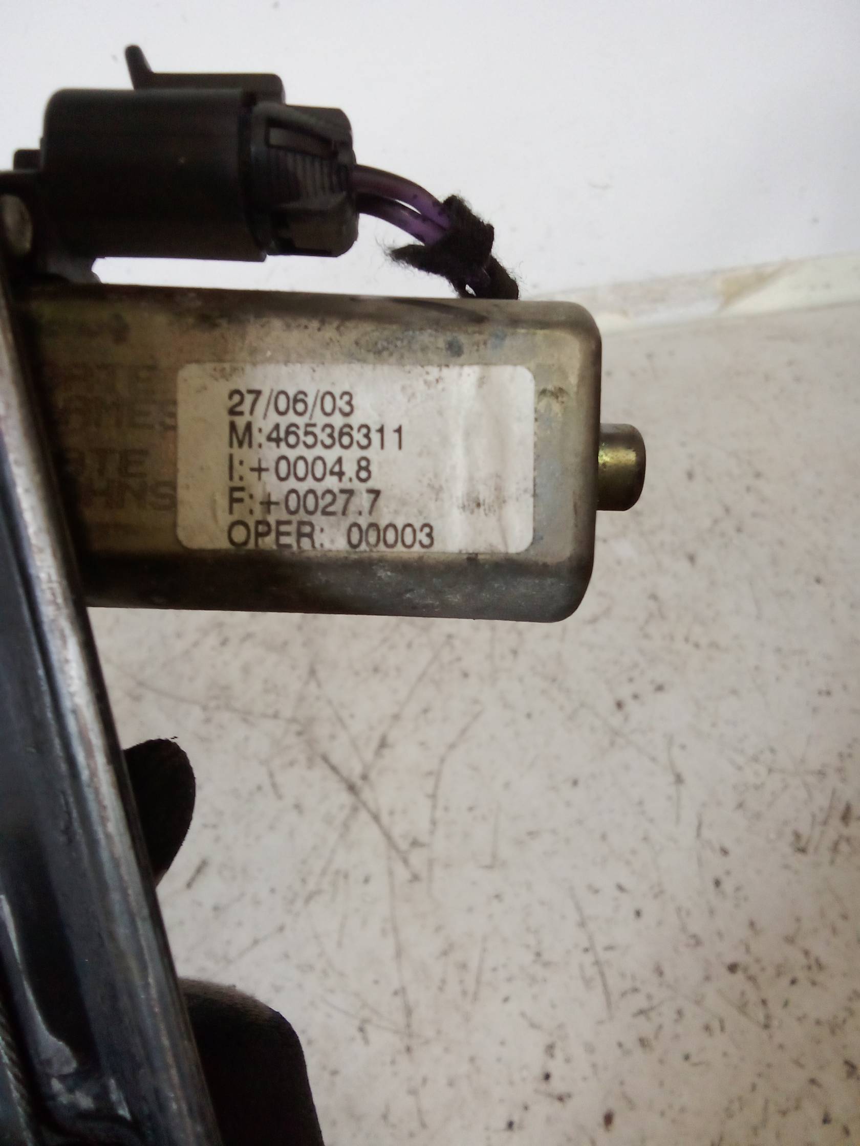 Alzacristallo elettr. porta ant. con motorino dx.