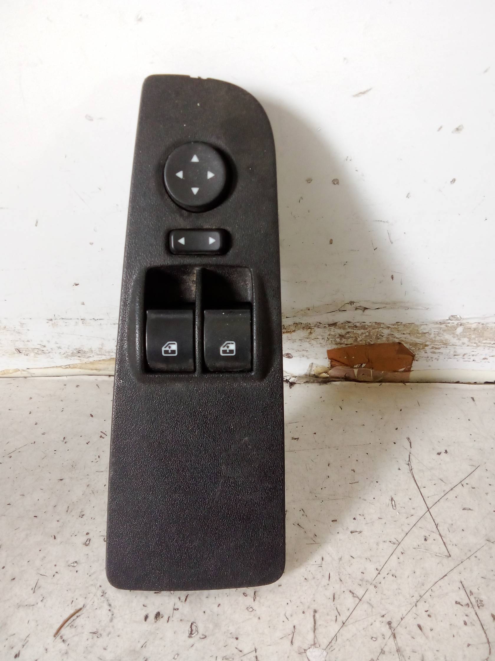 Blocco comandi alzacristalli e retrovisori est. sx.