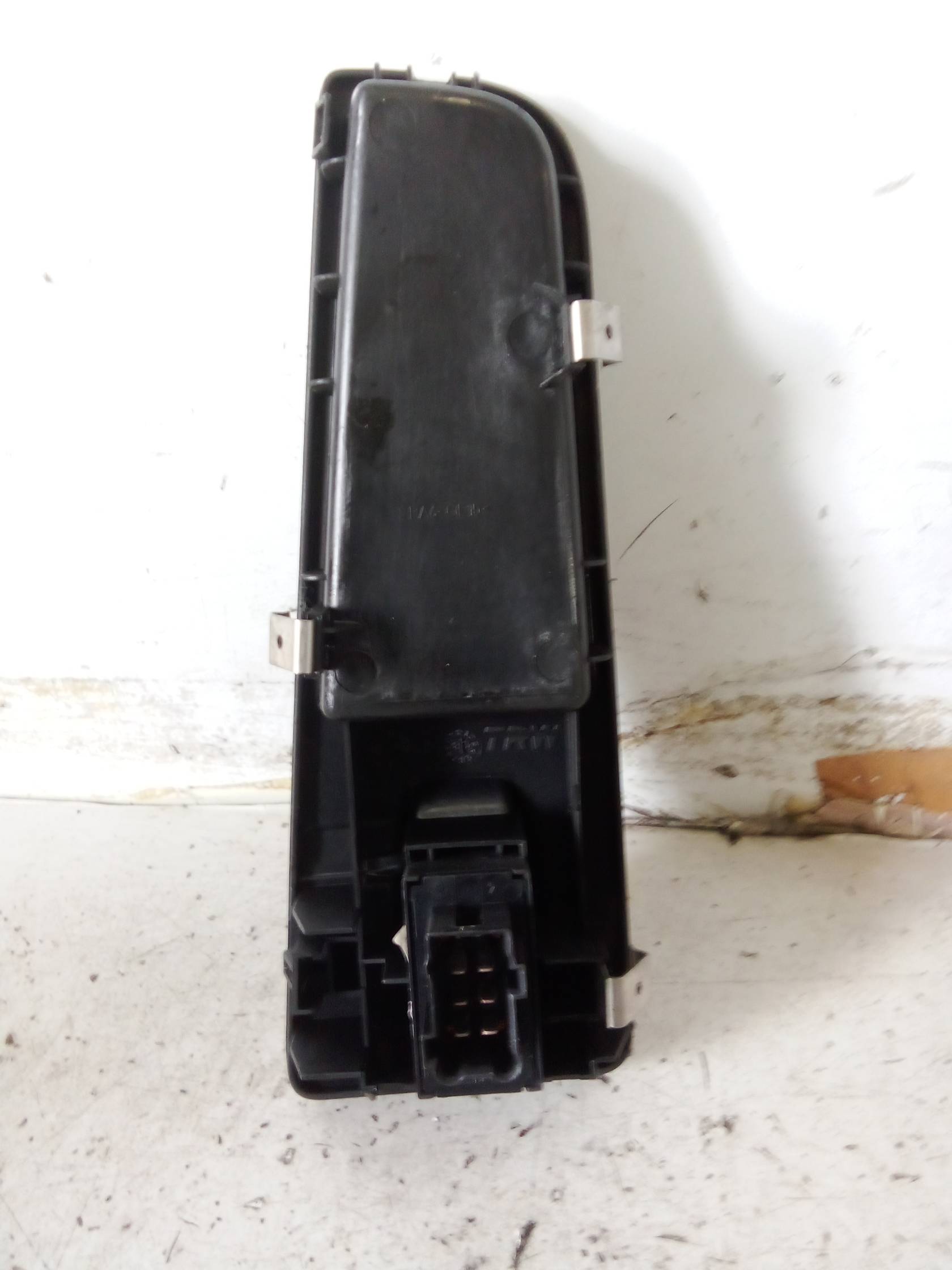 Blocco comando alzacristalli dx. Blocco comando alzacristalli dx.