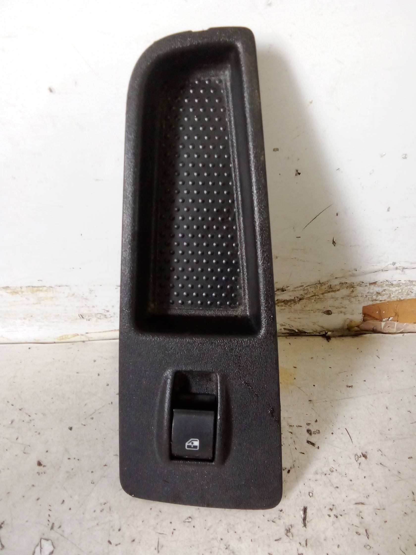 Blocco comando alzacristalli dx. Blocco comando alzacristalli dx.