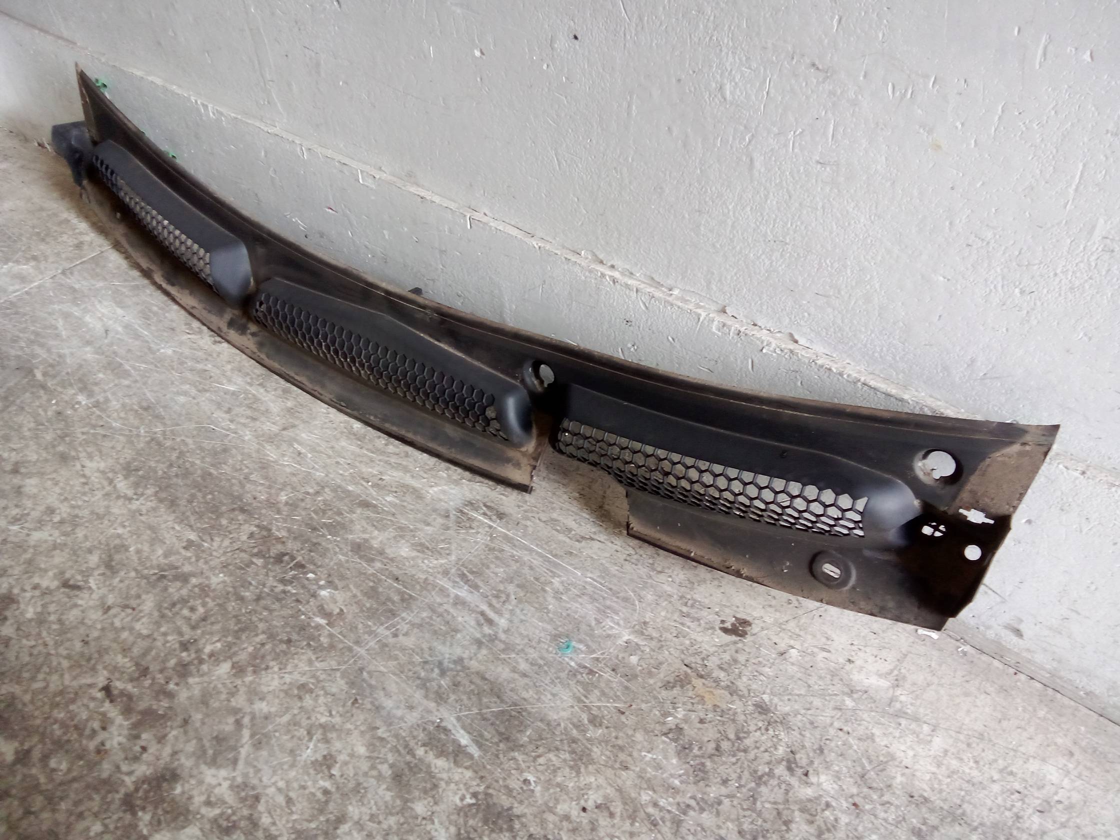 Griglia centr. sottoparabrezza