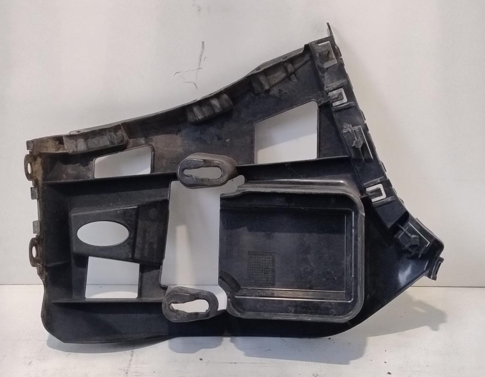 Rinforzo paraurti post. dx.