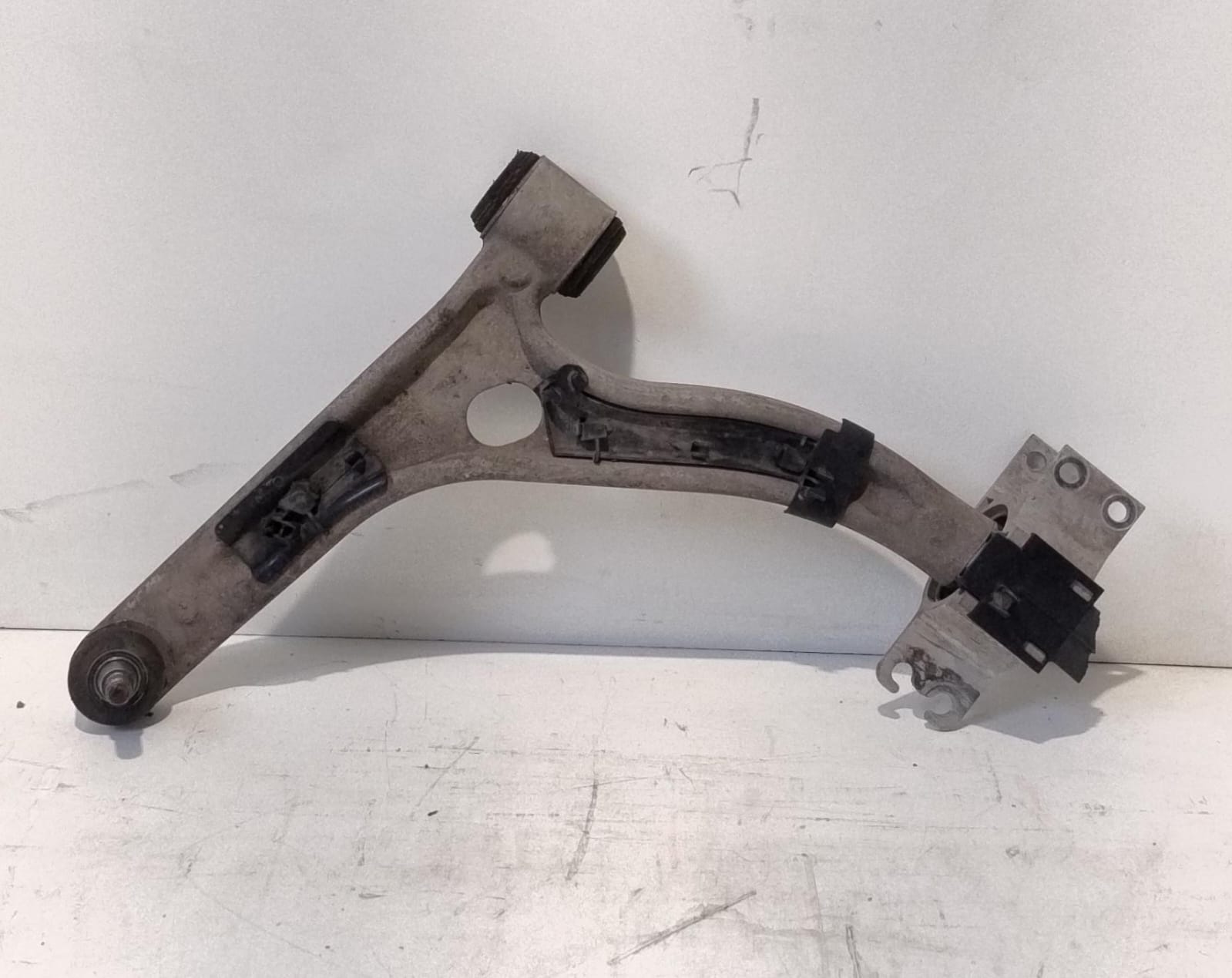 Braccio oscillante sosp. ant. sx.