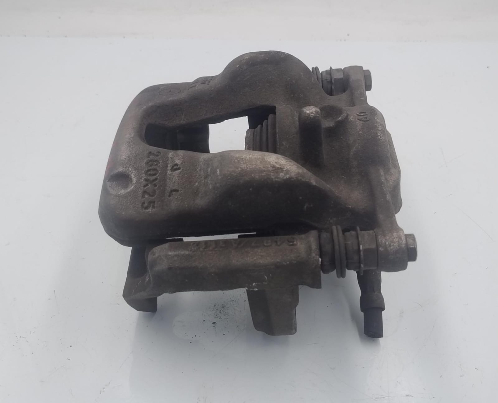 Pinza freno anteriore sx.