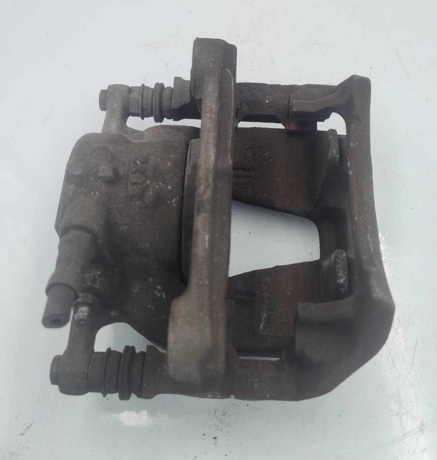 Pinza freno anteriore sx.