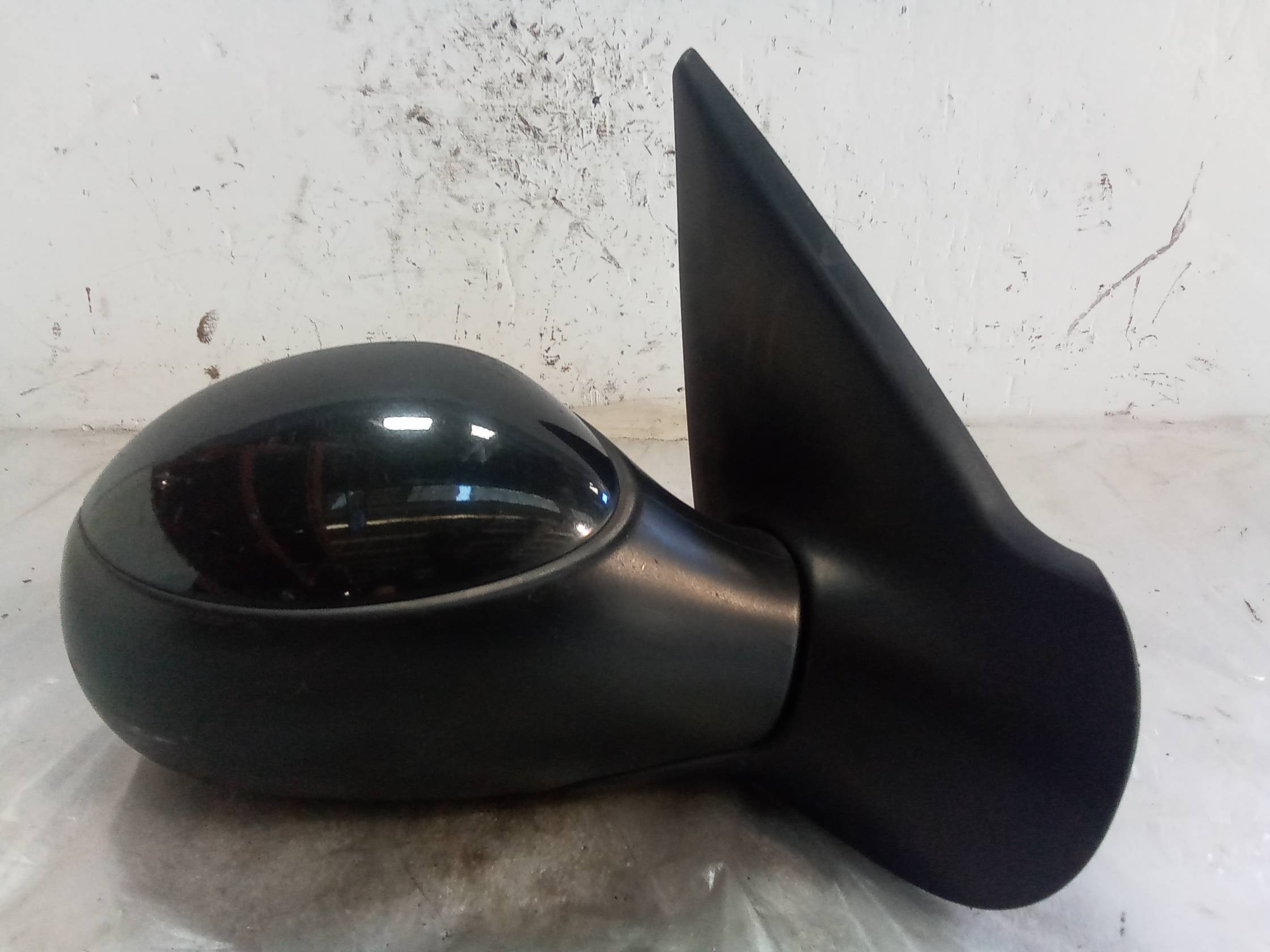 Retrovisore est. dx.