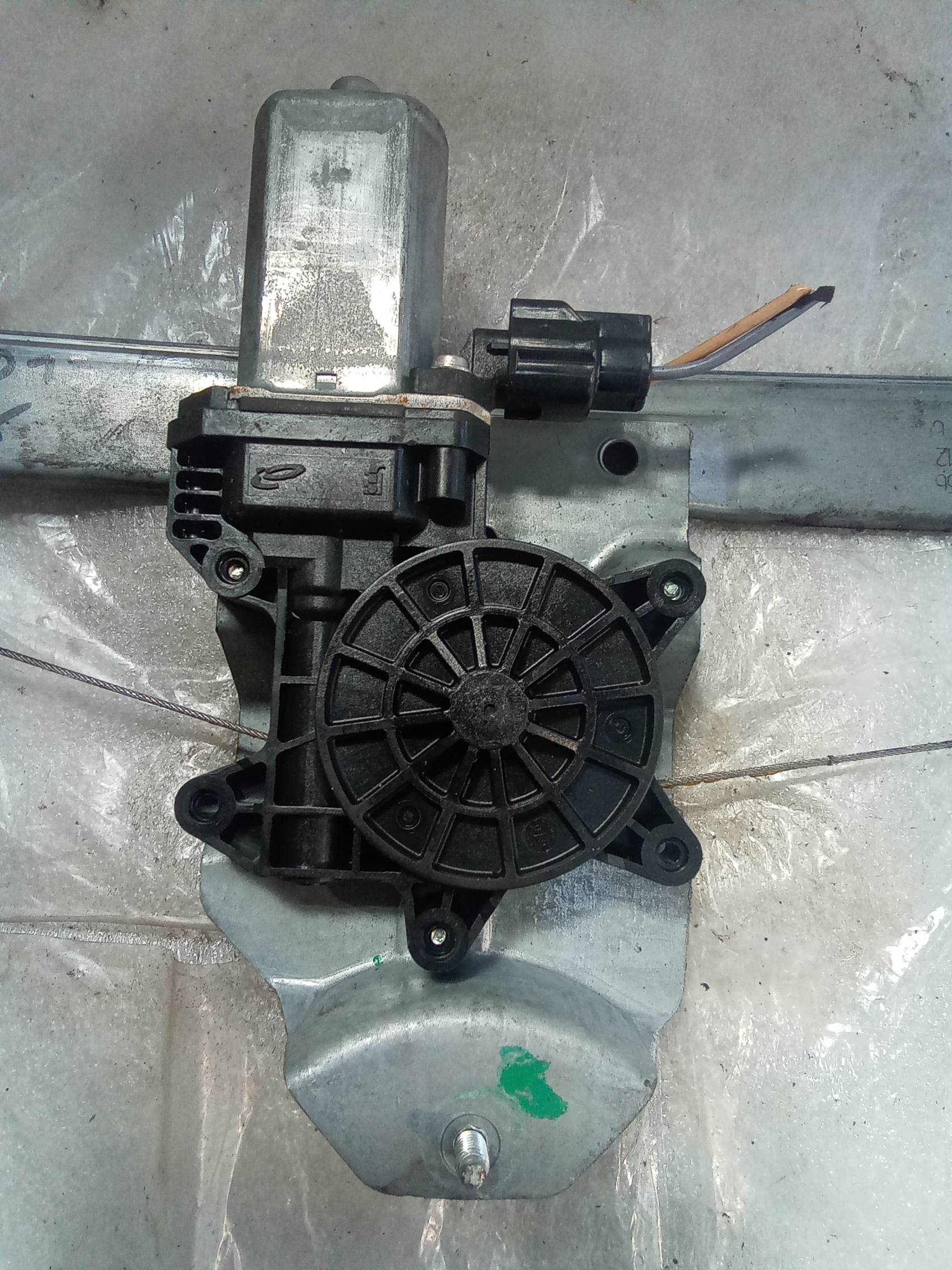 Alzacristallo elettr. porta ant. dx. Alzacristallo elettr. porta ant. dx.