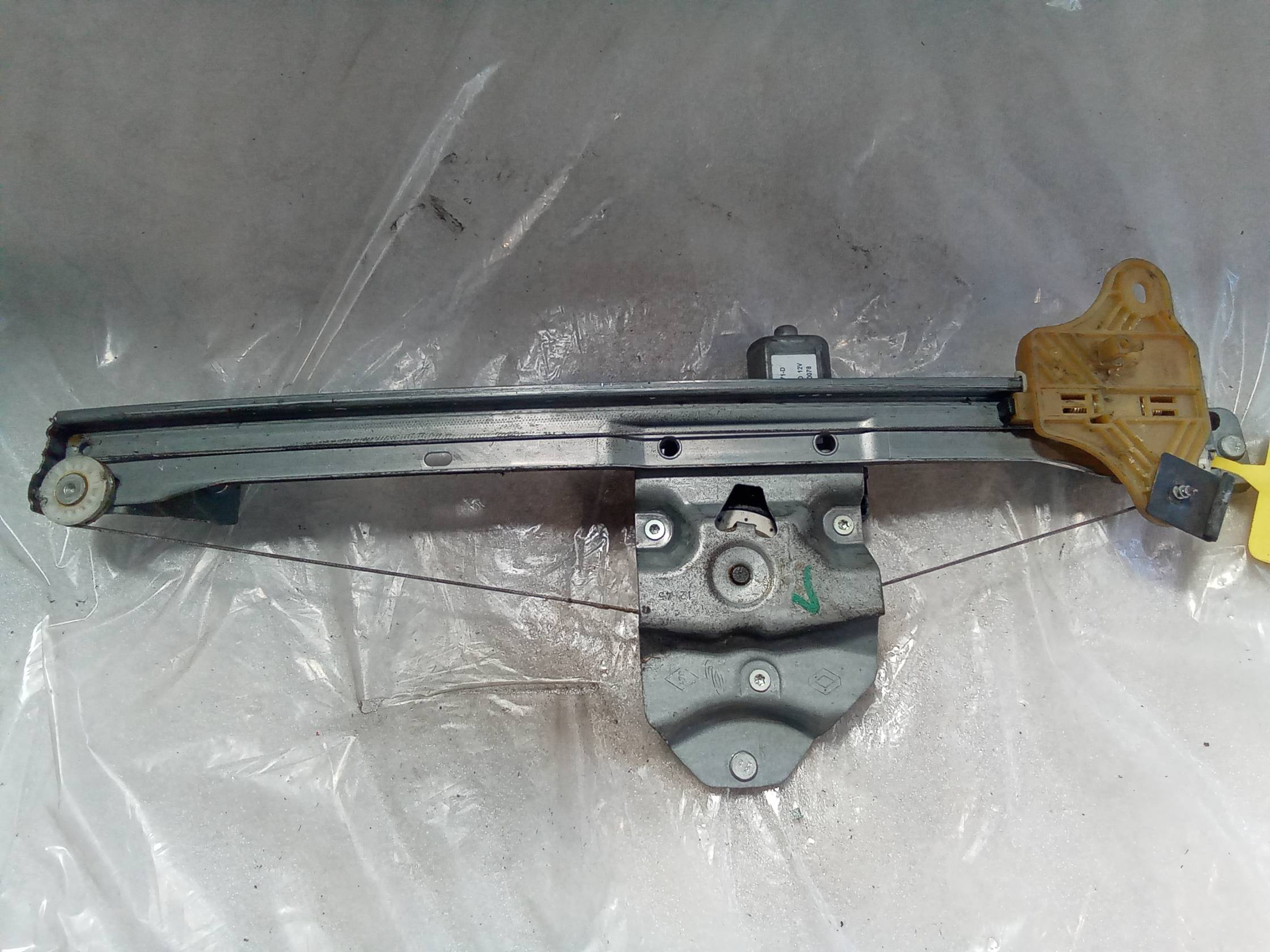 Alzacristallo elettr. porta ant. dx. Alzacristallo elettr. porta ant. dx.