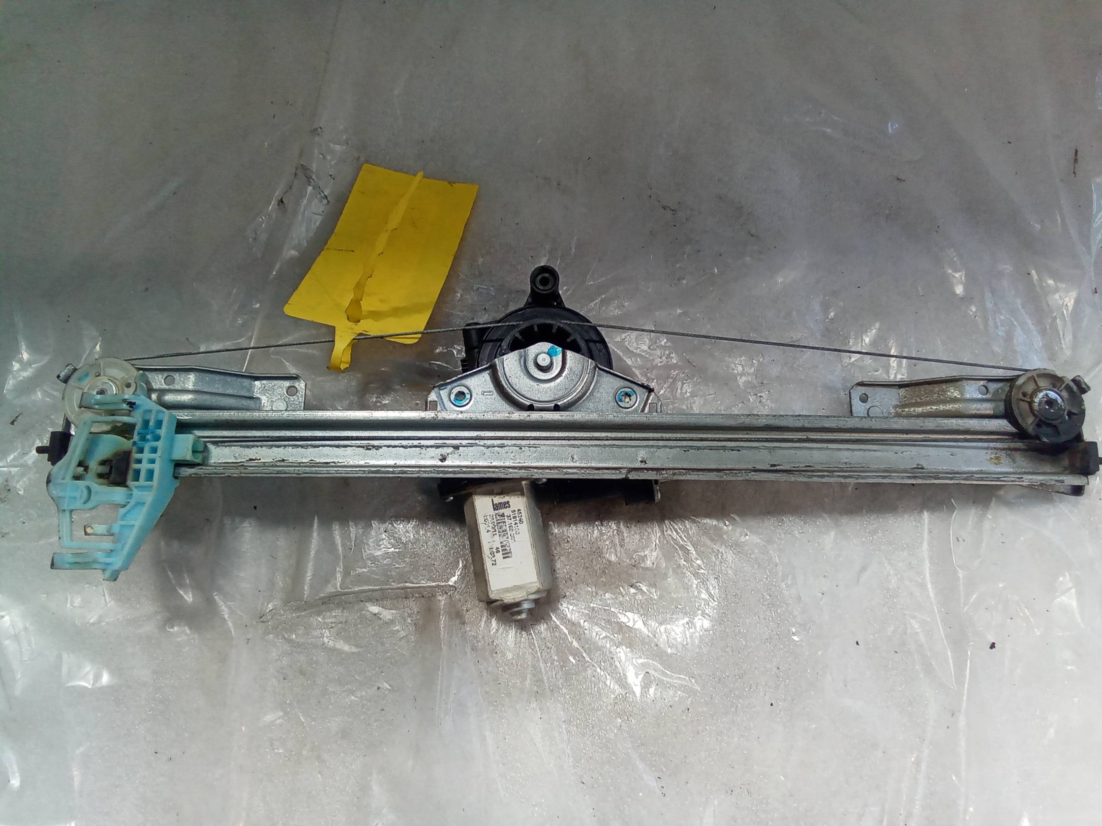 Alzacristallo elettr. porta post. con motorino dx.