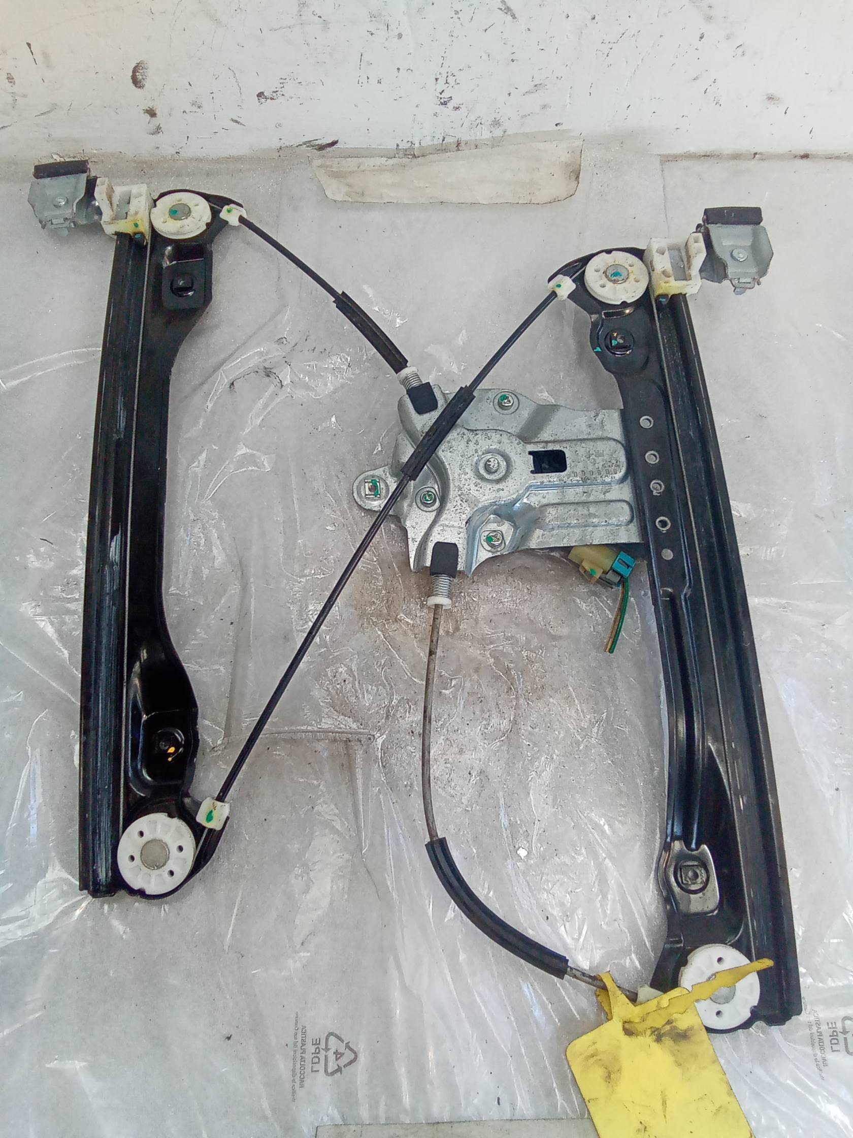 Alzacristallo elettr. porta ant. con motorino dx.