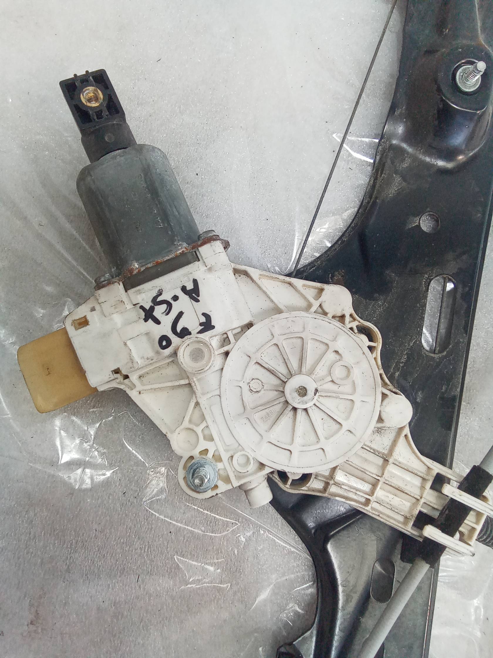 Alzacristallo elettr. porta ant. sx.