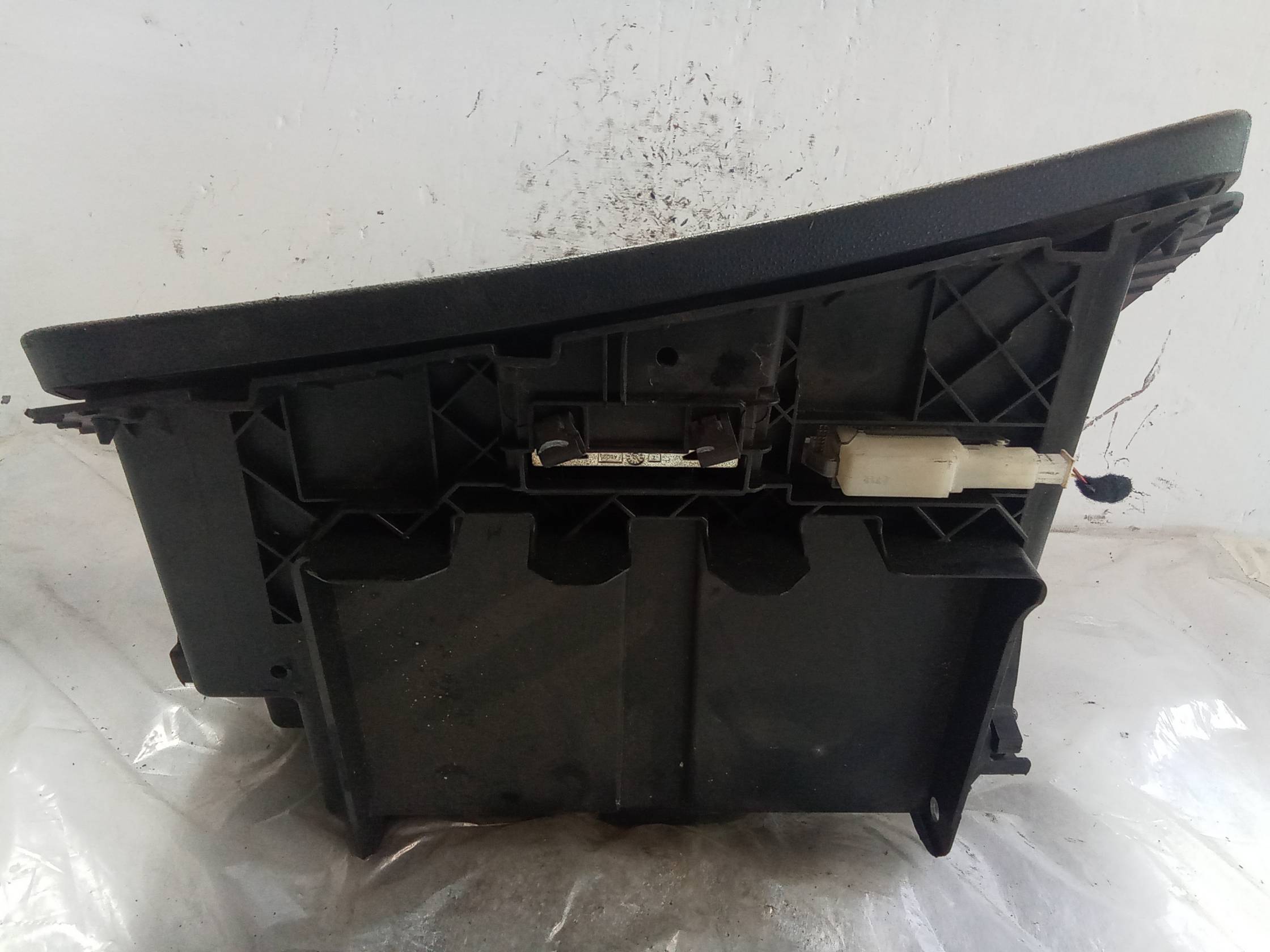 Cassetto portaoggetti lato passeggero