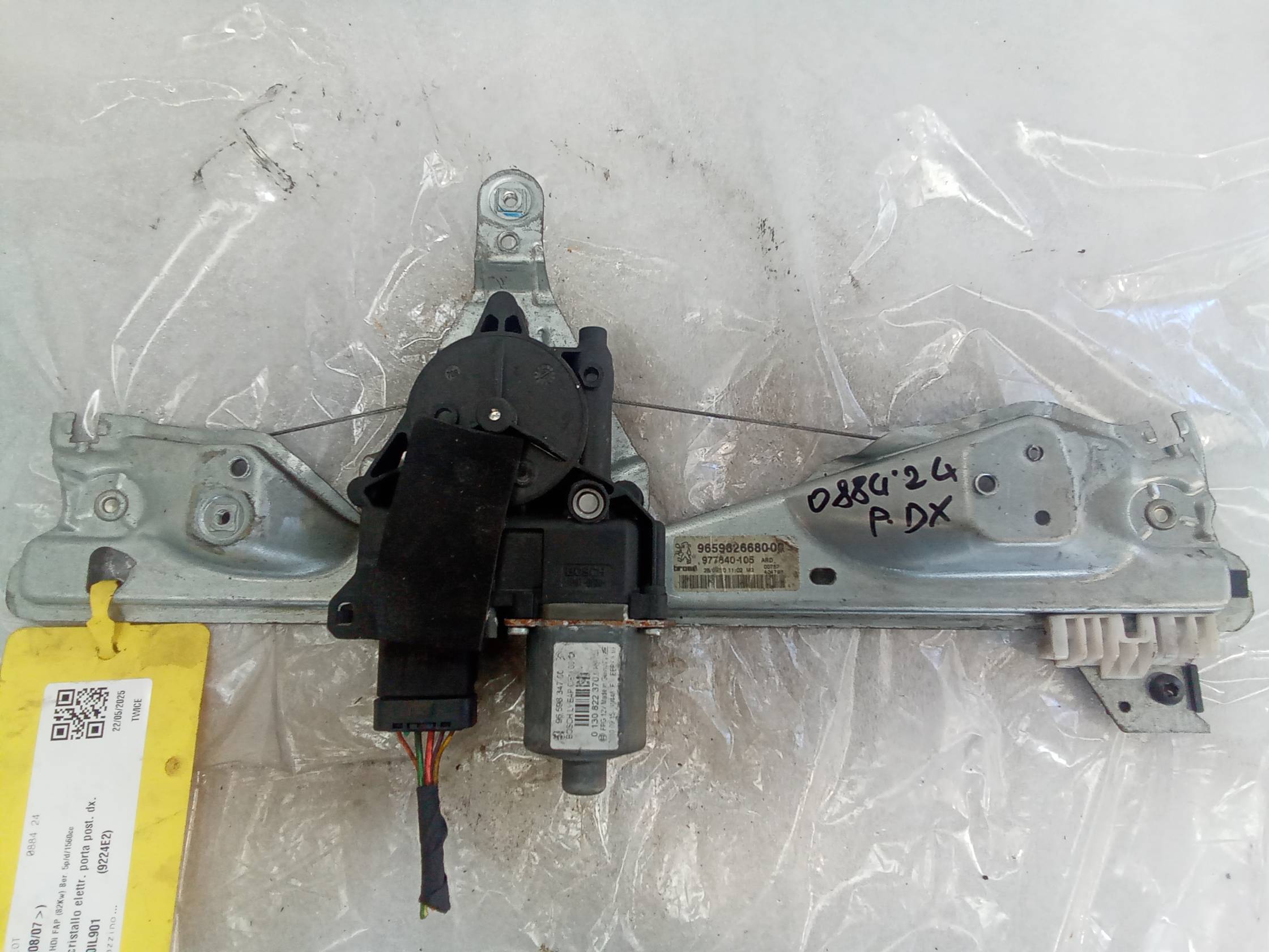 Alzacristallo elettr. porta post. dx.