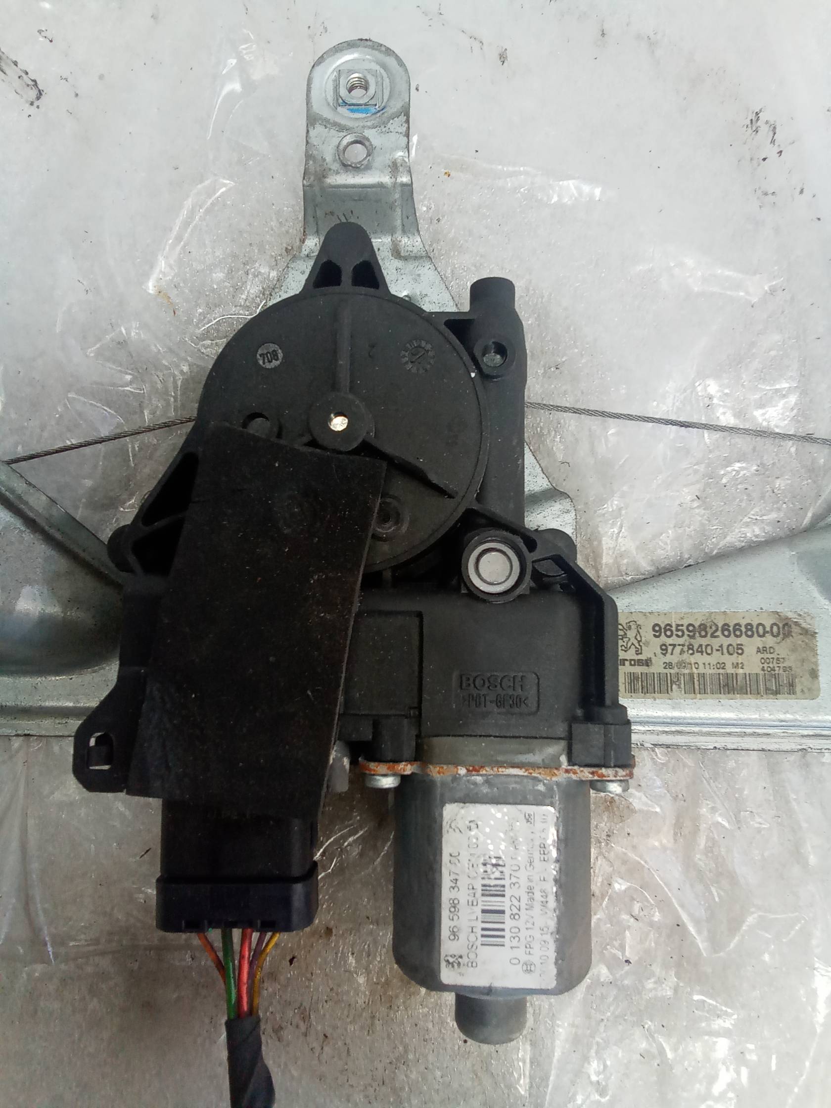 Alzacristallo elettr. porta post. dx.