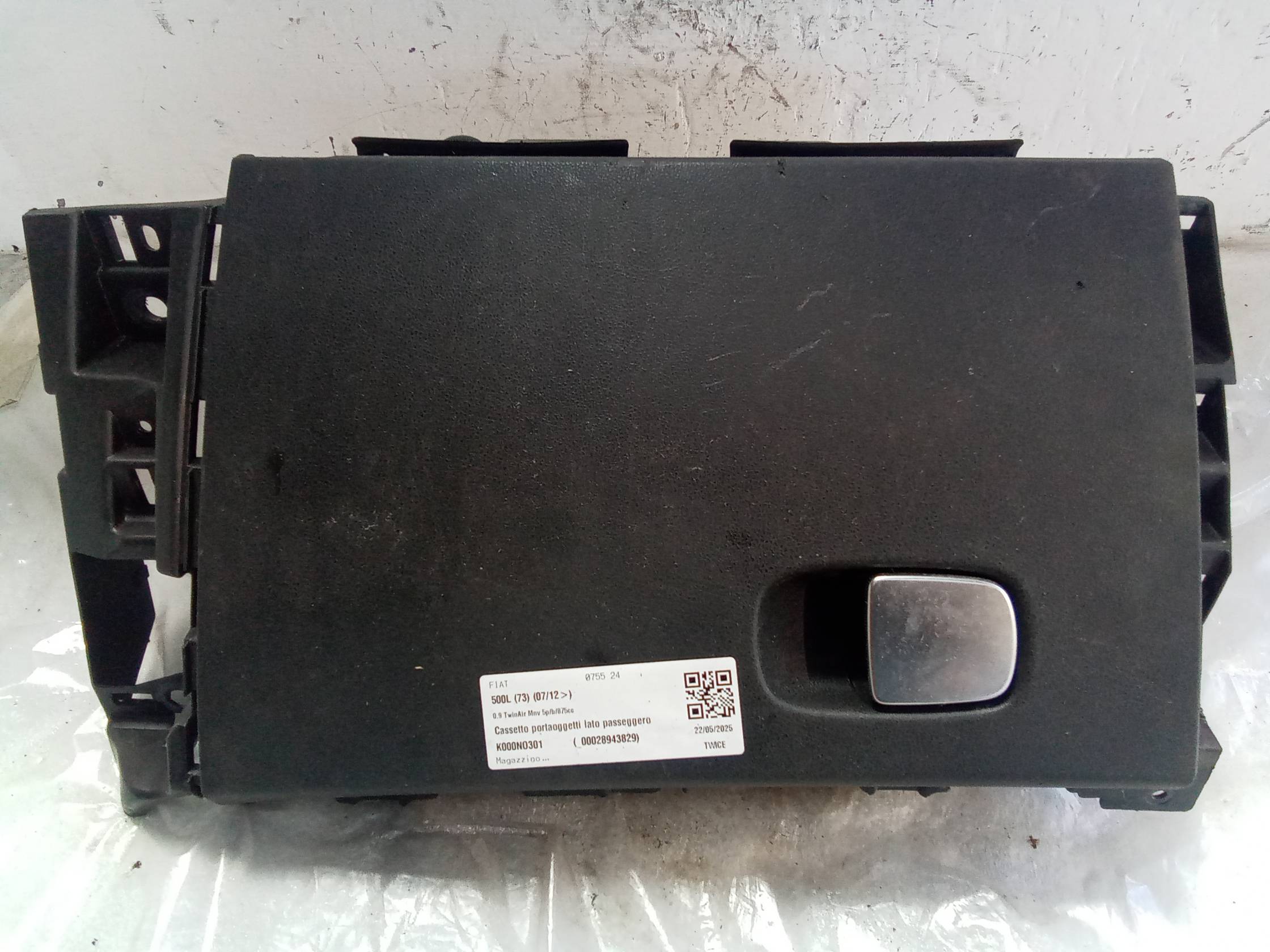 Cassetto portaoggetti lato passeggero