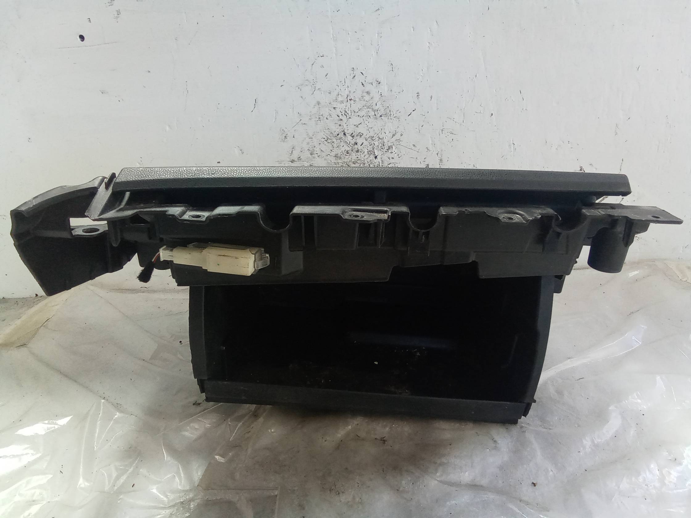 Cassetto portaoggetti lato passeggero