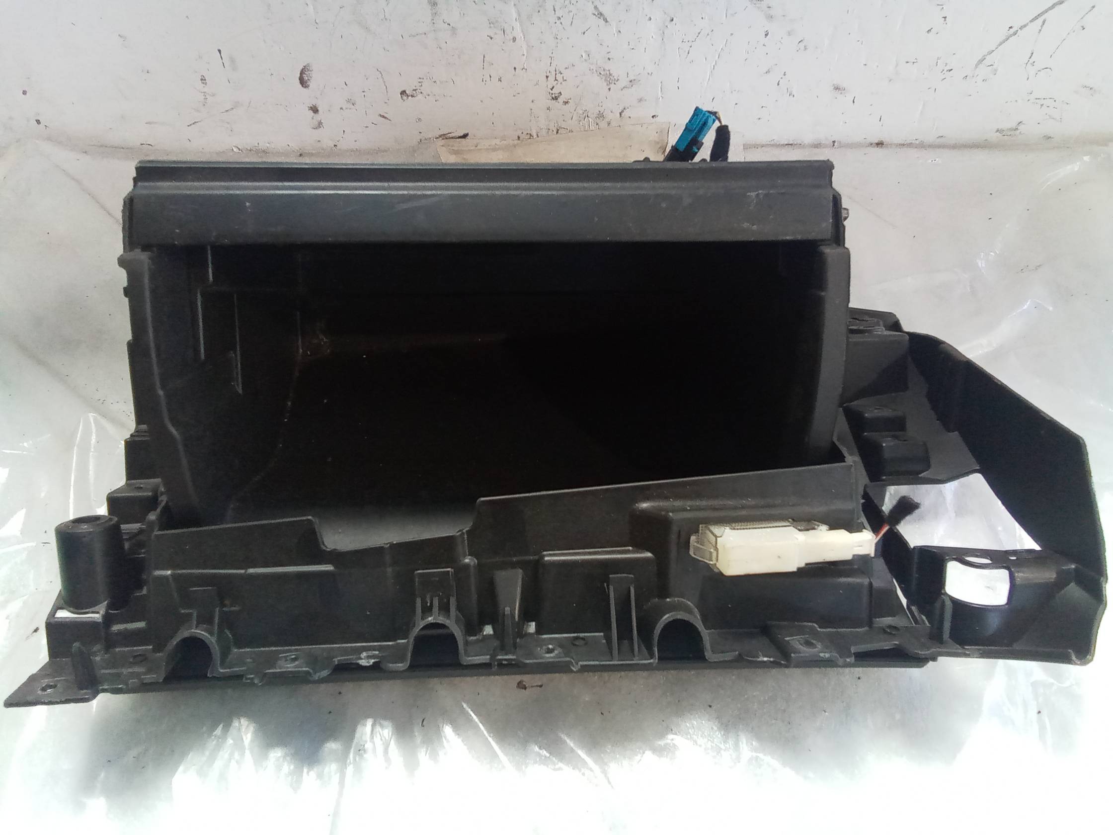 Cassetto portaoggetti lato passeggero