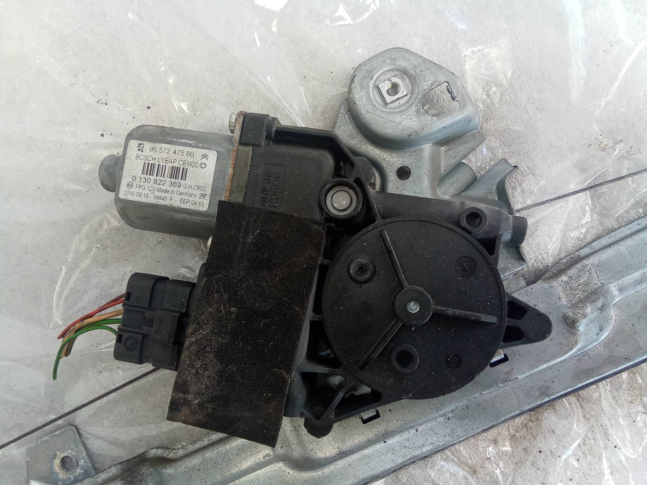 Alzacristallo elettr. porta ant. dx.