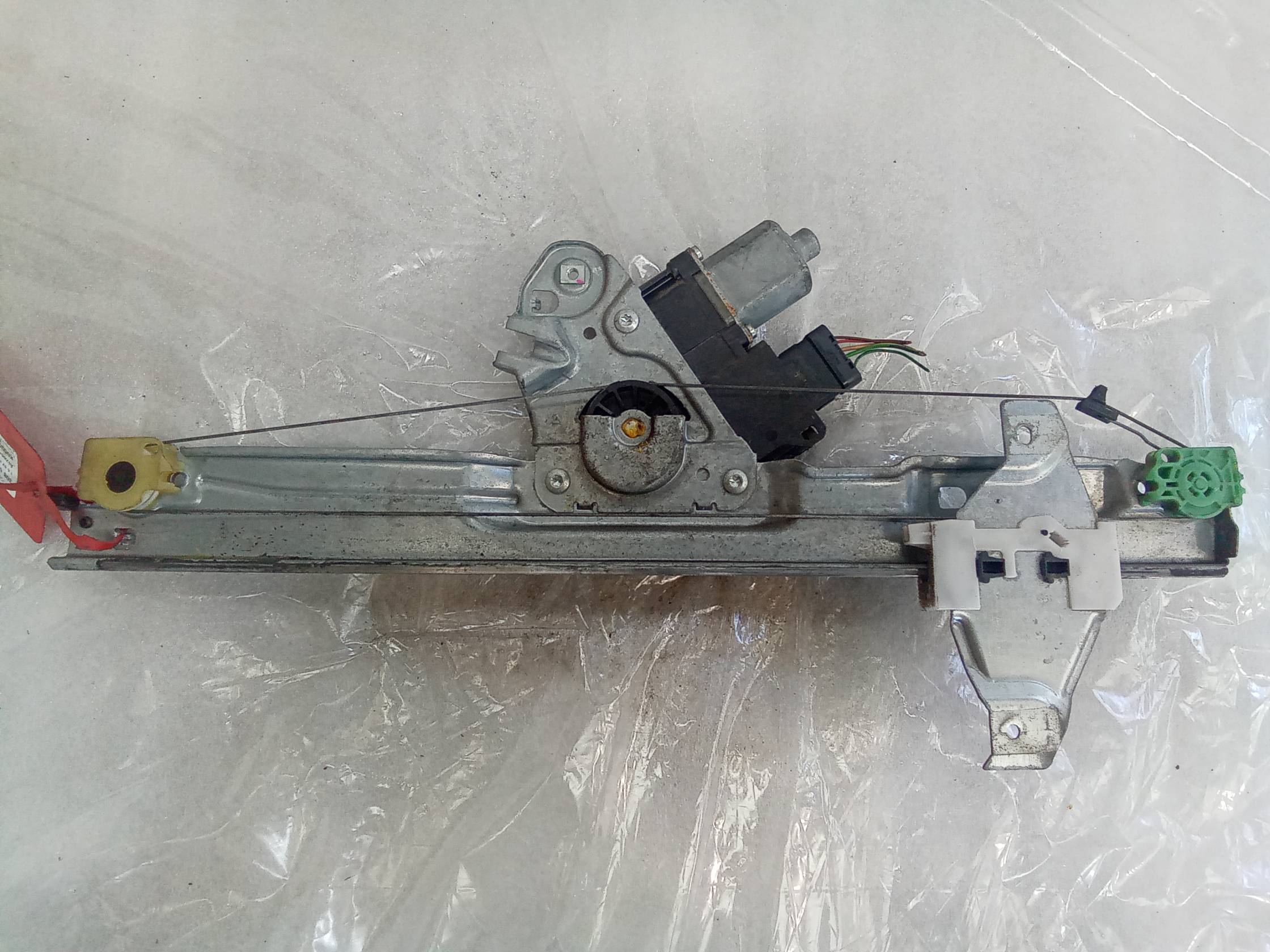 Alzacristallo elettr. porta ant. dx.