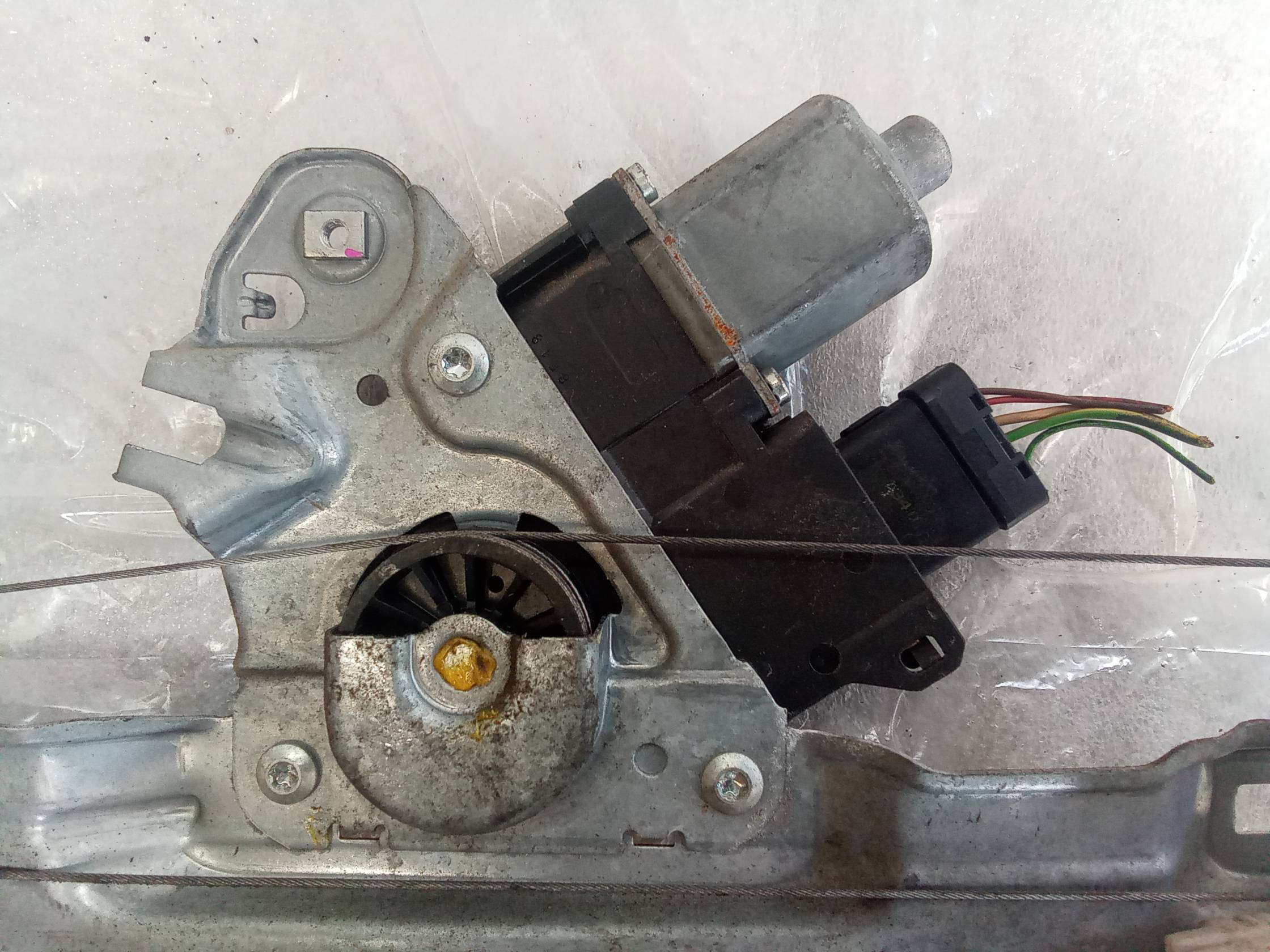 Alzacristallo elettr. porta ant. dx.