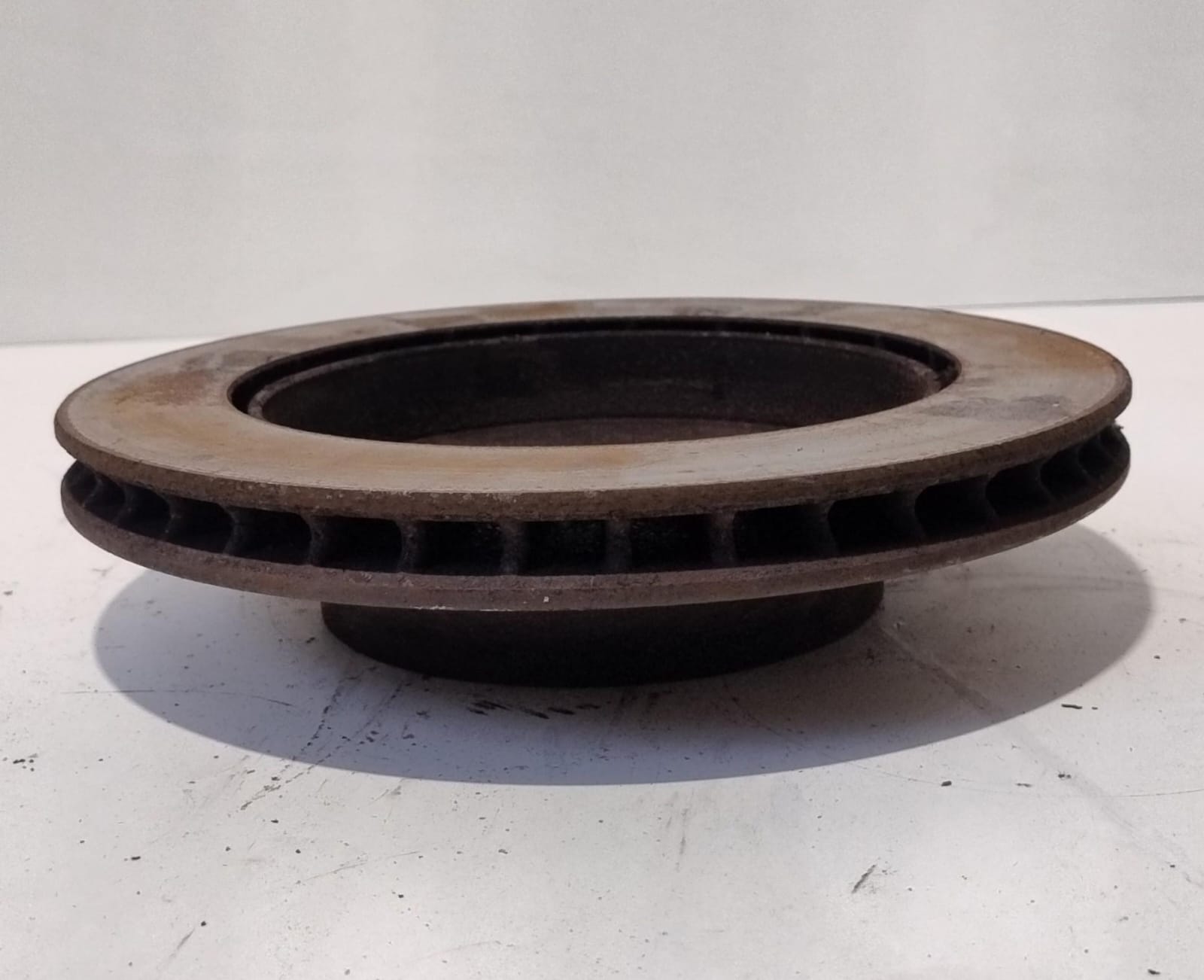 Disco freno post. sx.