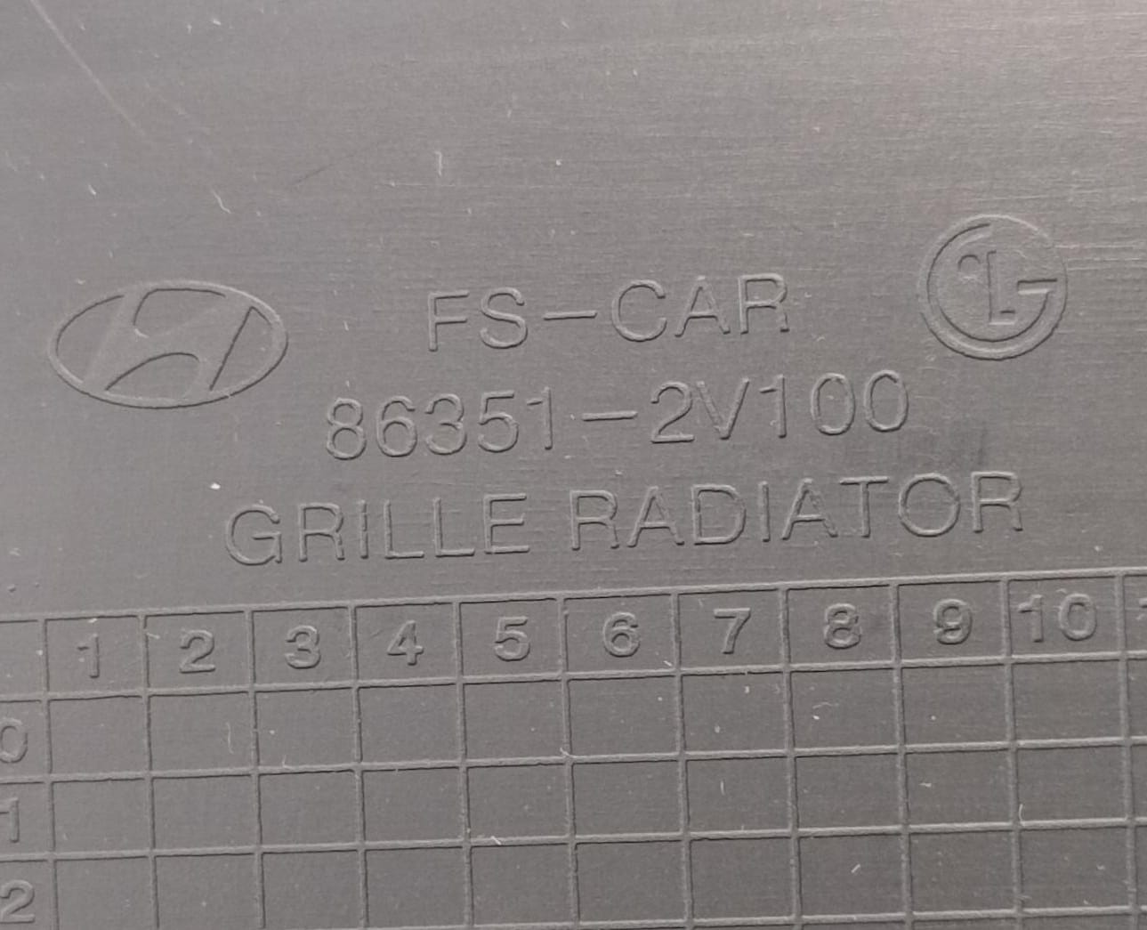 Griglia superiore paraurti ant. Griglia superiore paraurti ant.