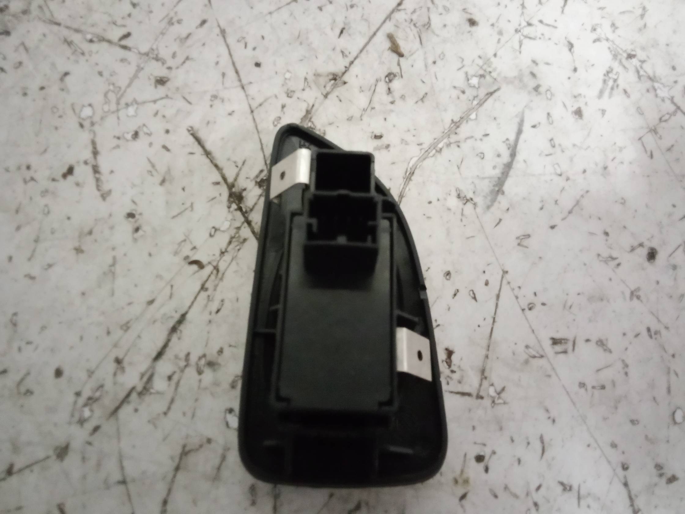 Interruttore alzacristalli porta post. sx.