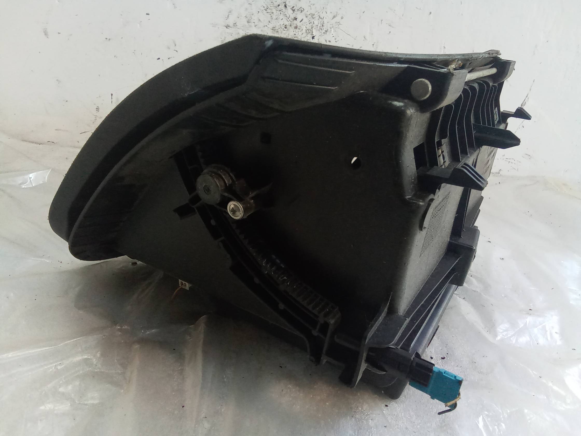 Cassetto portaoggetti lato passeggero