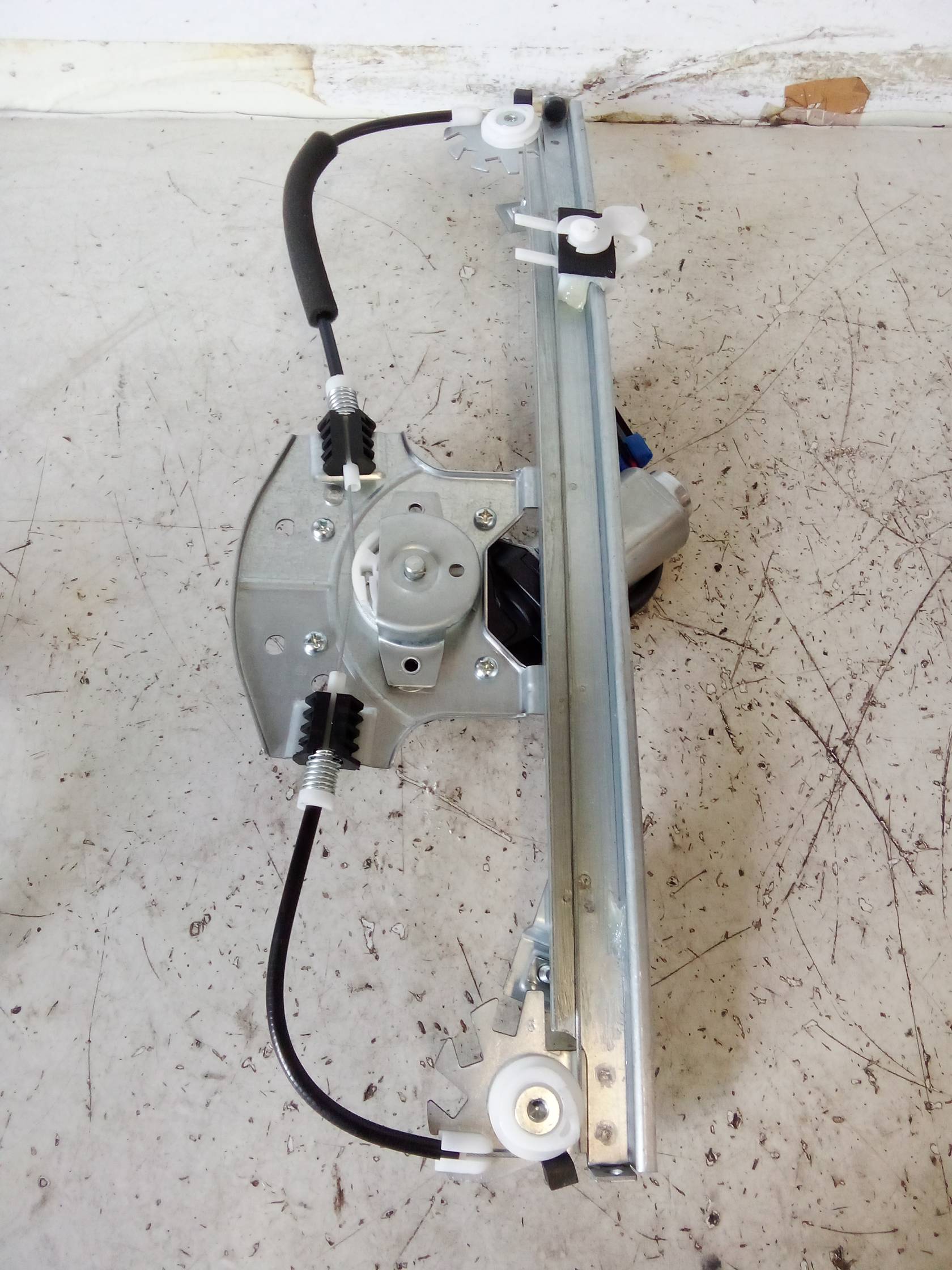 Alzacristallo elettr. porta ant. dx.