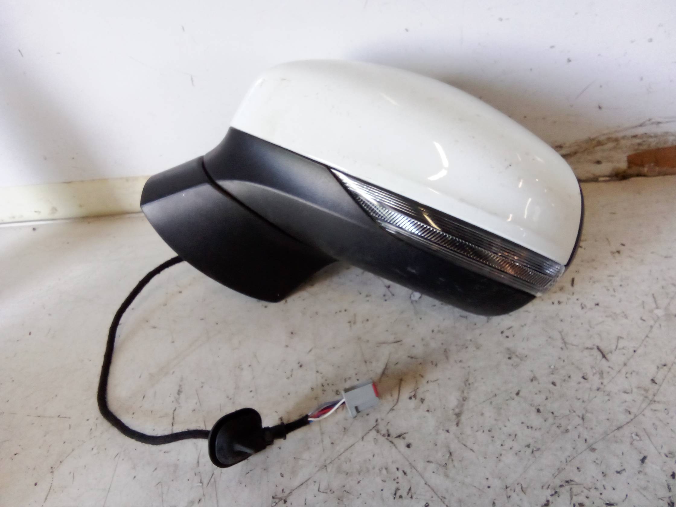 Retrovisore est. regolaz. elettr. sx.