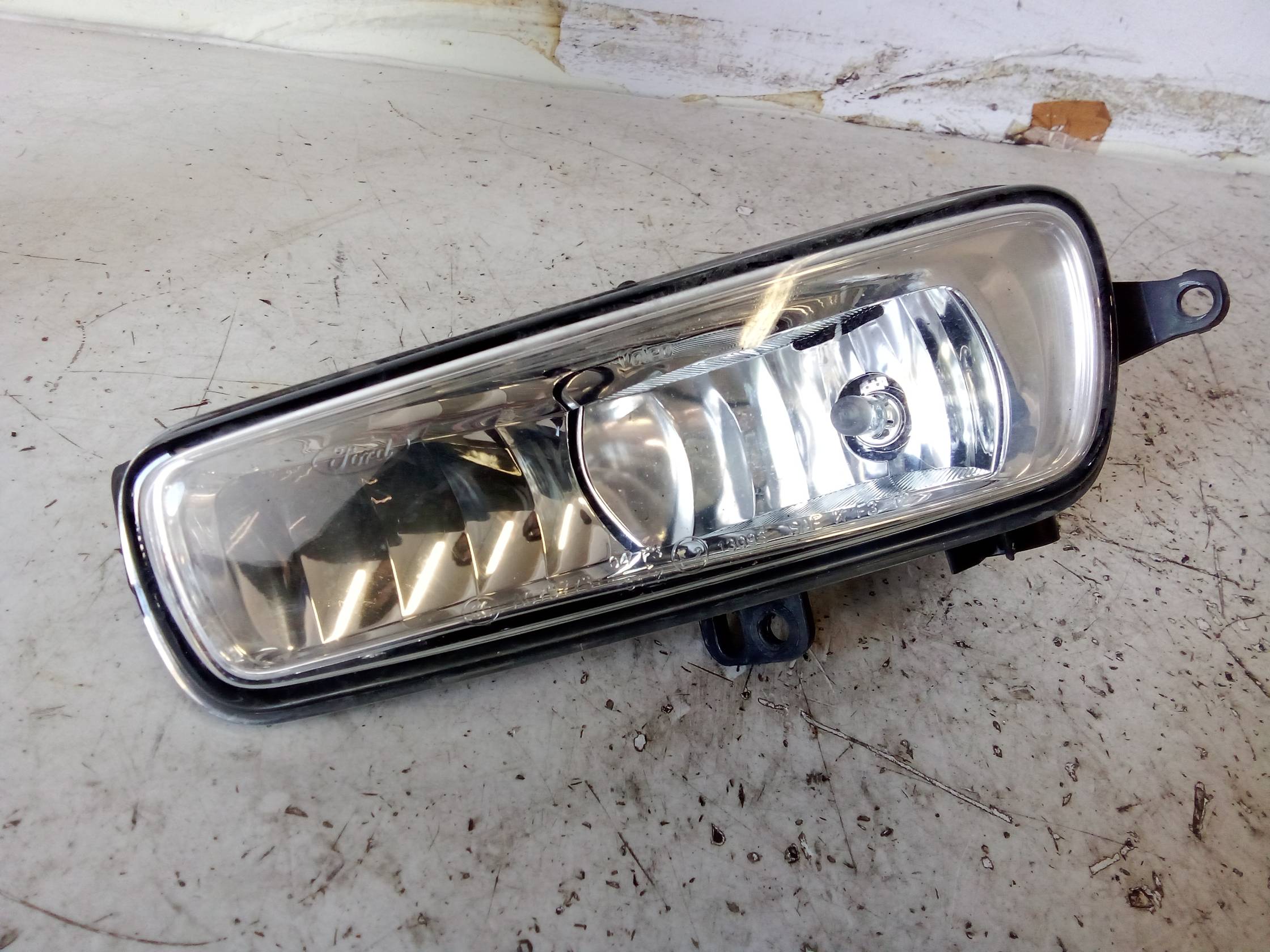 Proiettore fendinebbia sx.