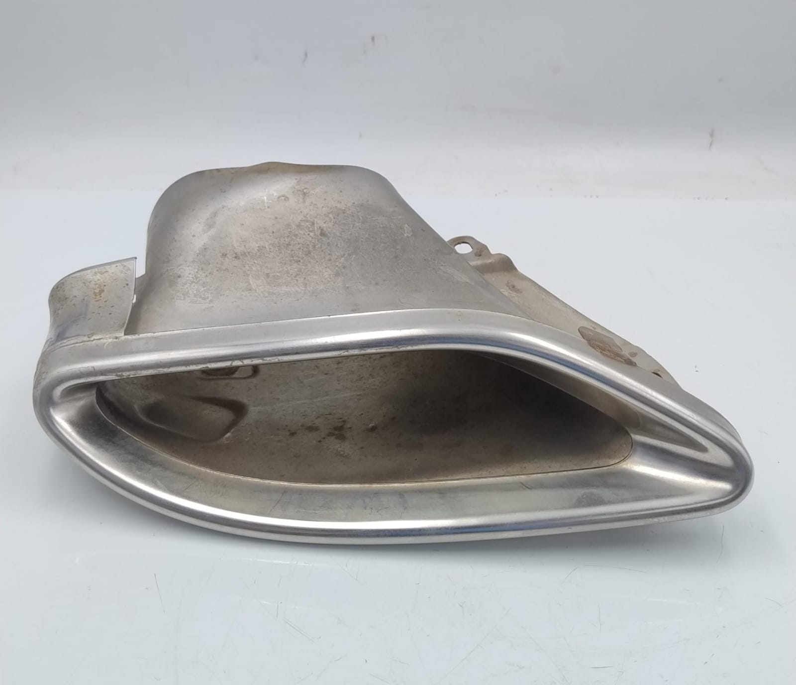 Terminale scarico dx.