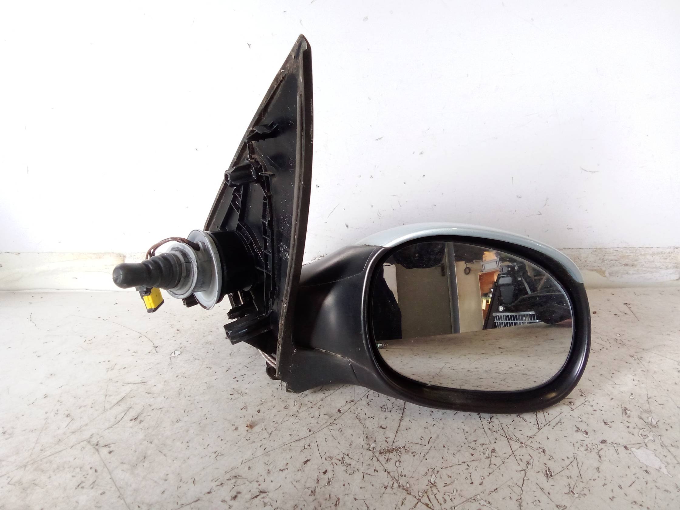 Retrovisore est. dx.