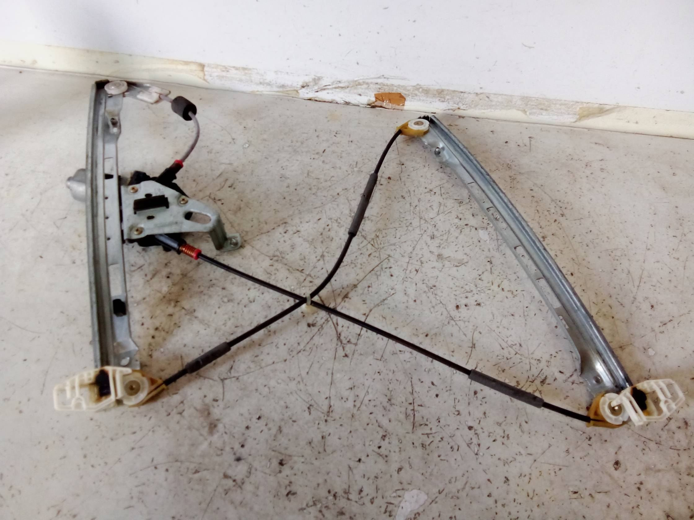 Alzacristallo elettr. porta ant. dx.