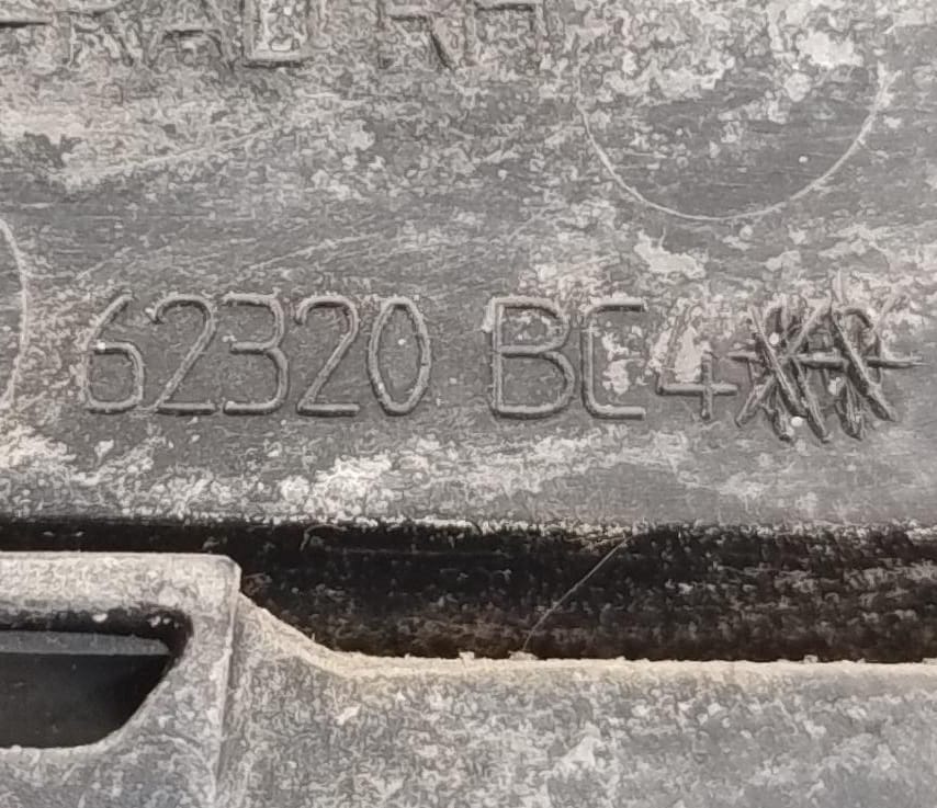 Griglia paraurti ant. dx.