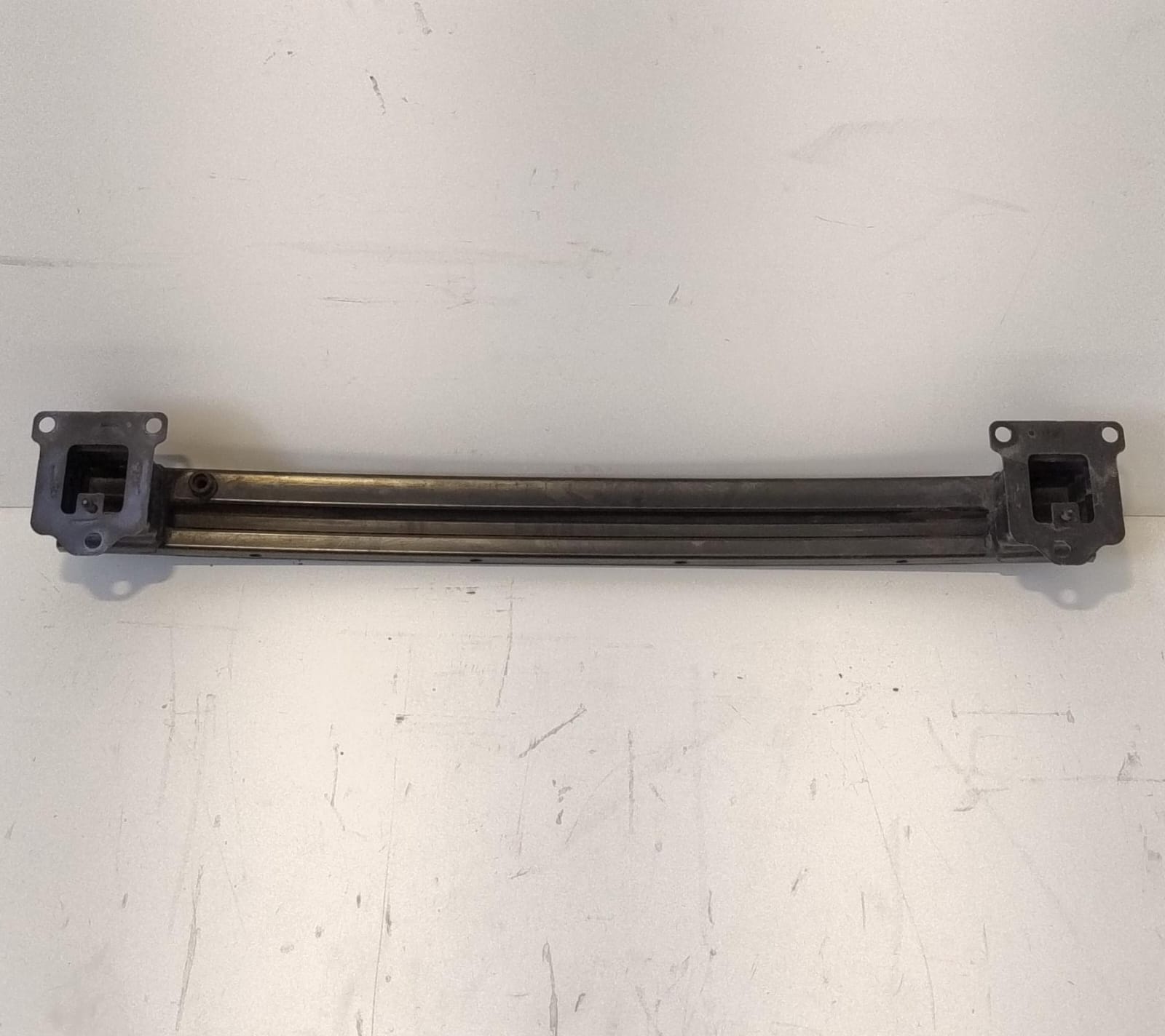 Traversa paraurti ant.