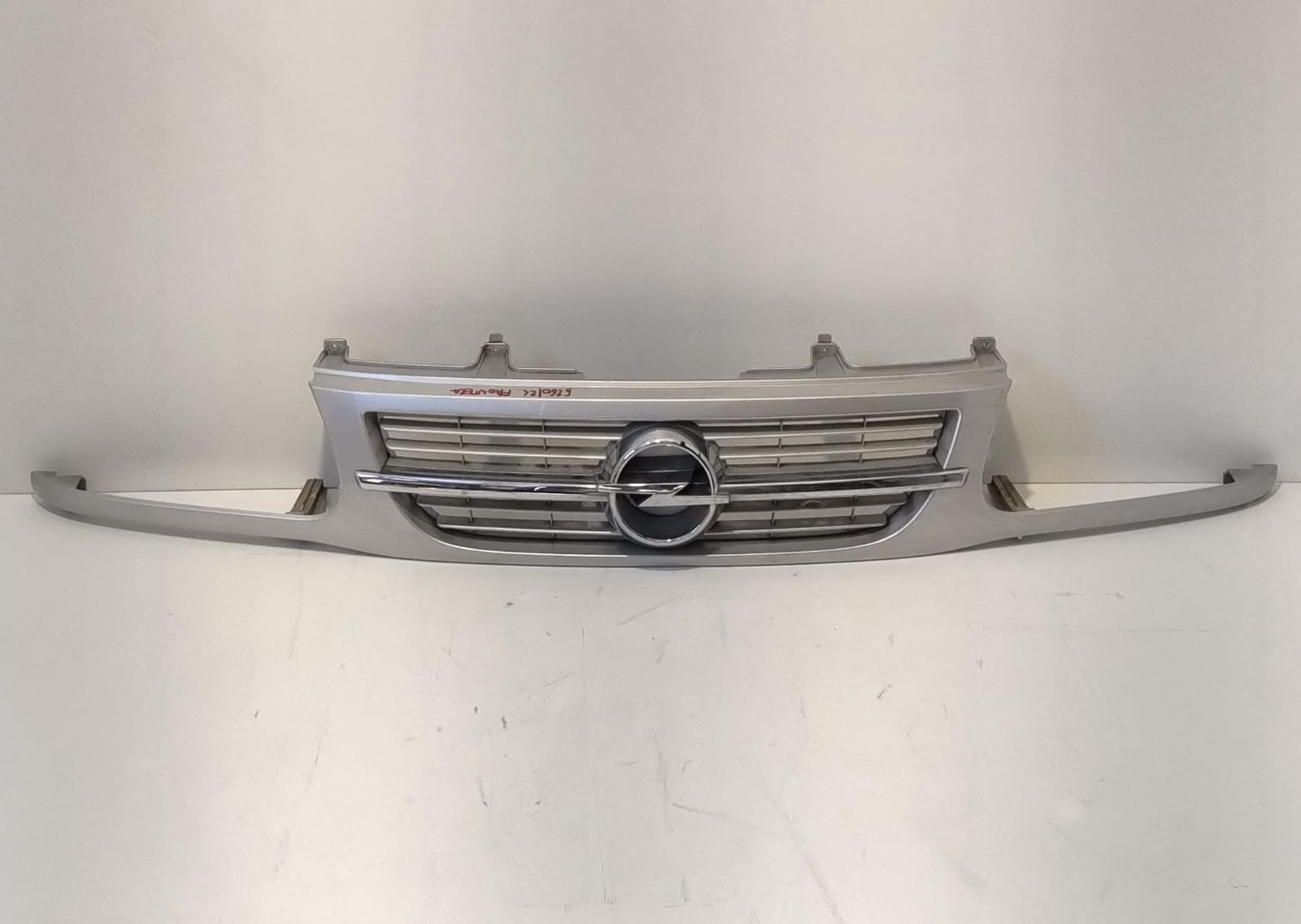 Griglia paraurti ant.