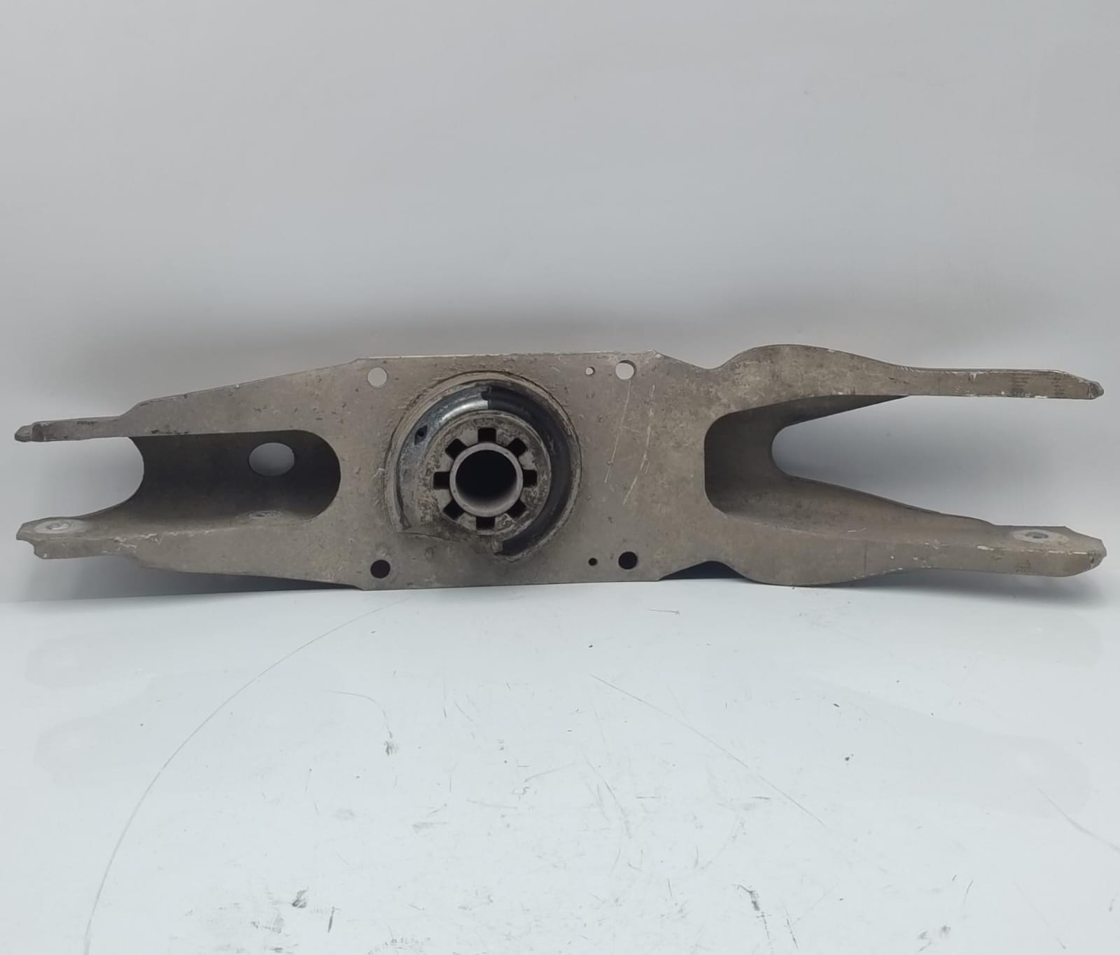 Braccio sospensione inferiore post. dx.