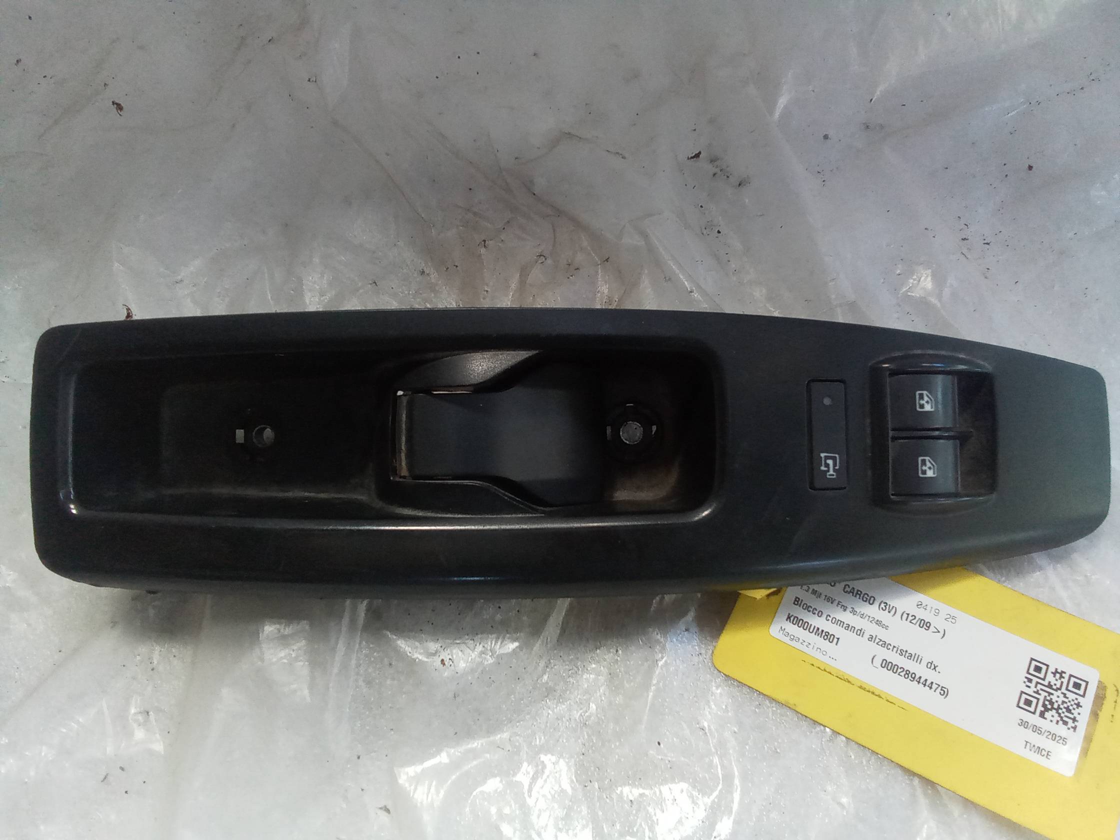 Blocco comandi alzacristalli dx.