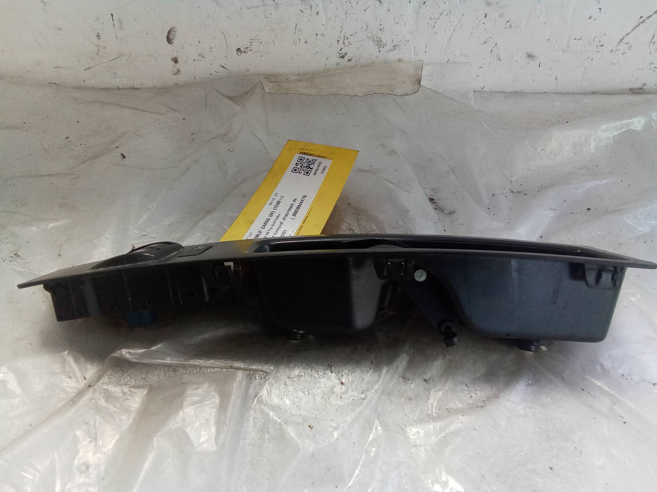 Blocco comandi alzacristalli dx.