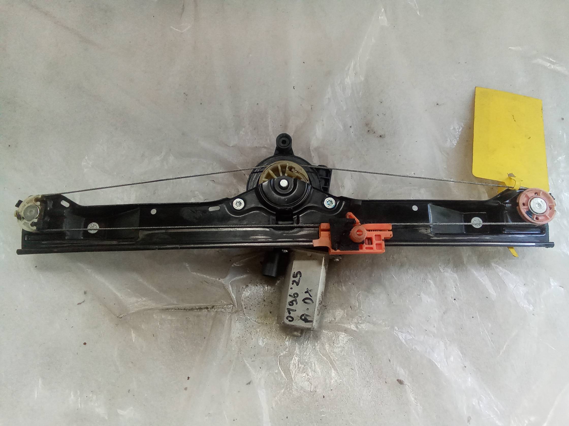 Alzacristallo elettr. porta ant. dx.