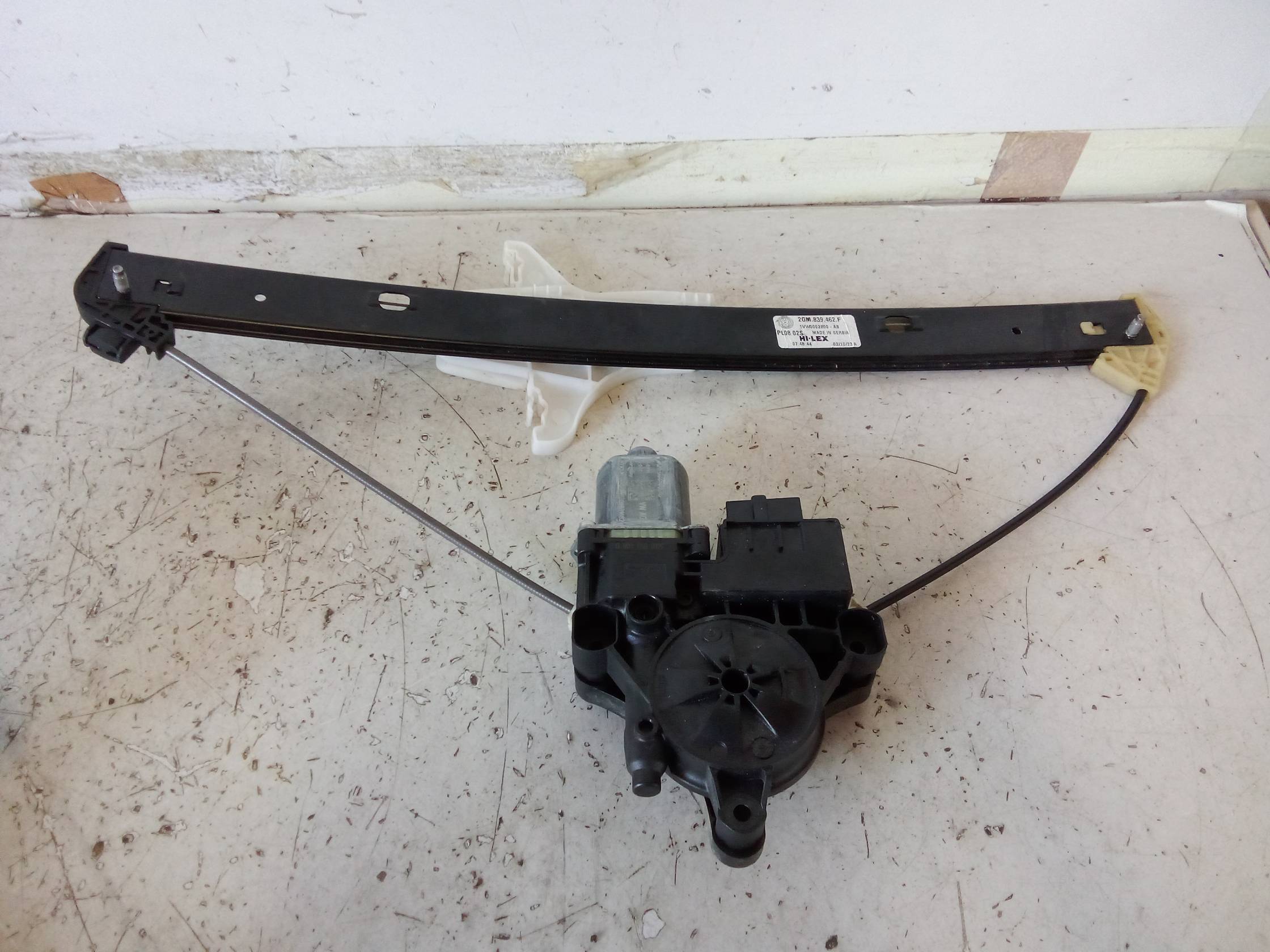 Alzacristallo elettr. porta post. dx.